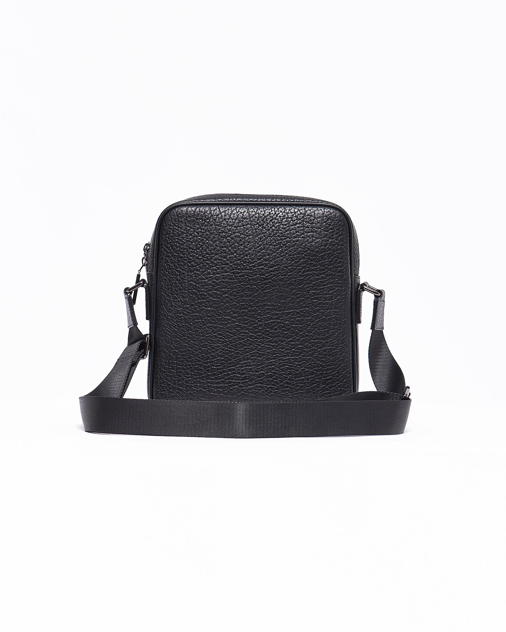 MOI OUTFIT-Eagle Head Leather Men Sling Bag 245.90