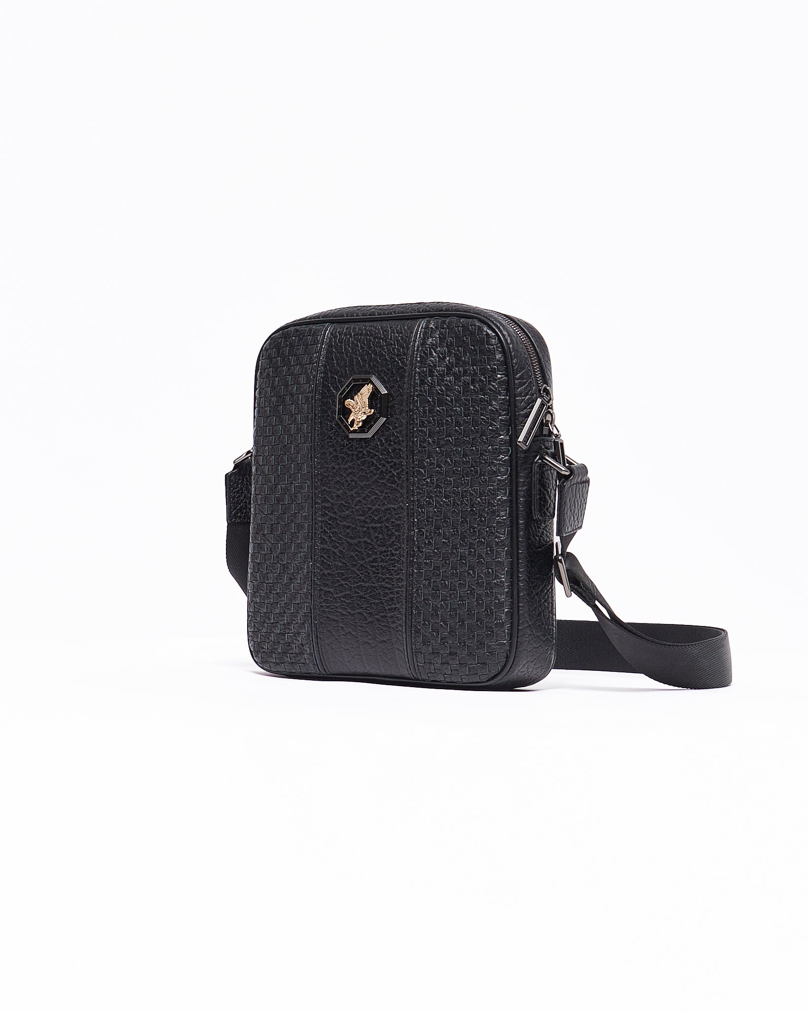 MOI OUTFIT-Eagle Head Leather Men Sling Bag 245.90