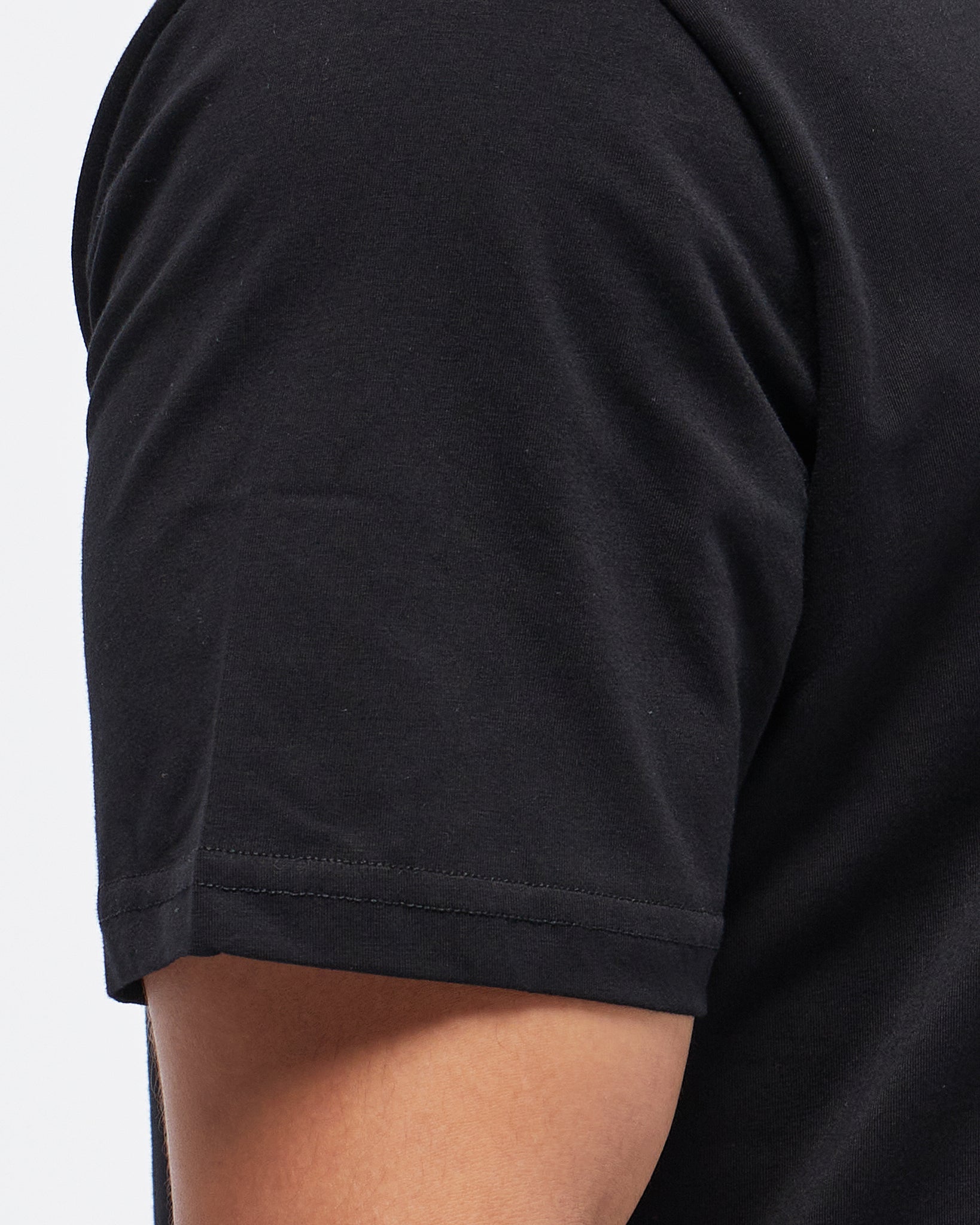 MOI OUTFIT-Embroidered Medusa Logo Men T-Shirt 24.90