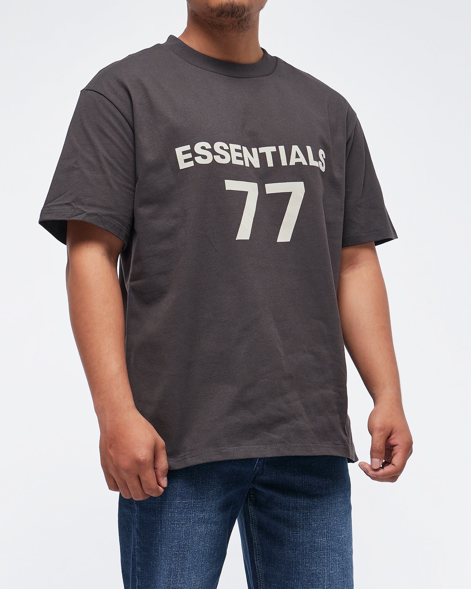 MOI OUTFIT-Essentials 77 Men T-Shirt 16.90