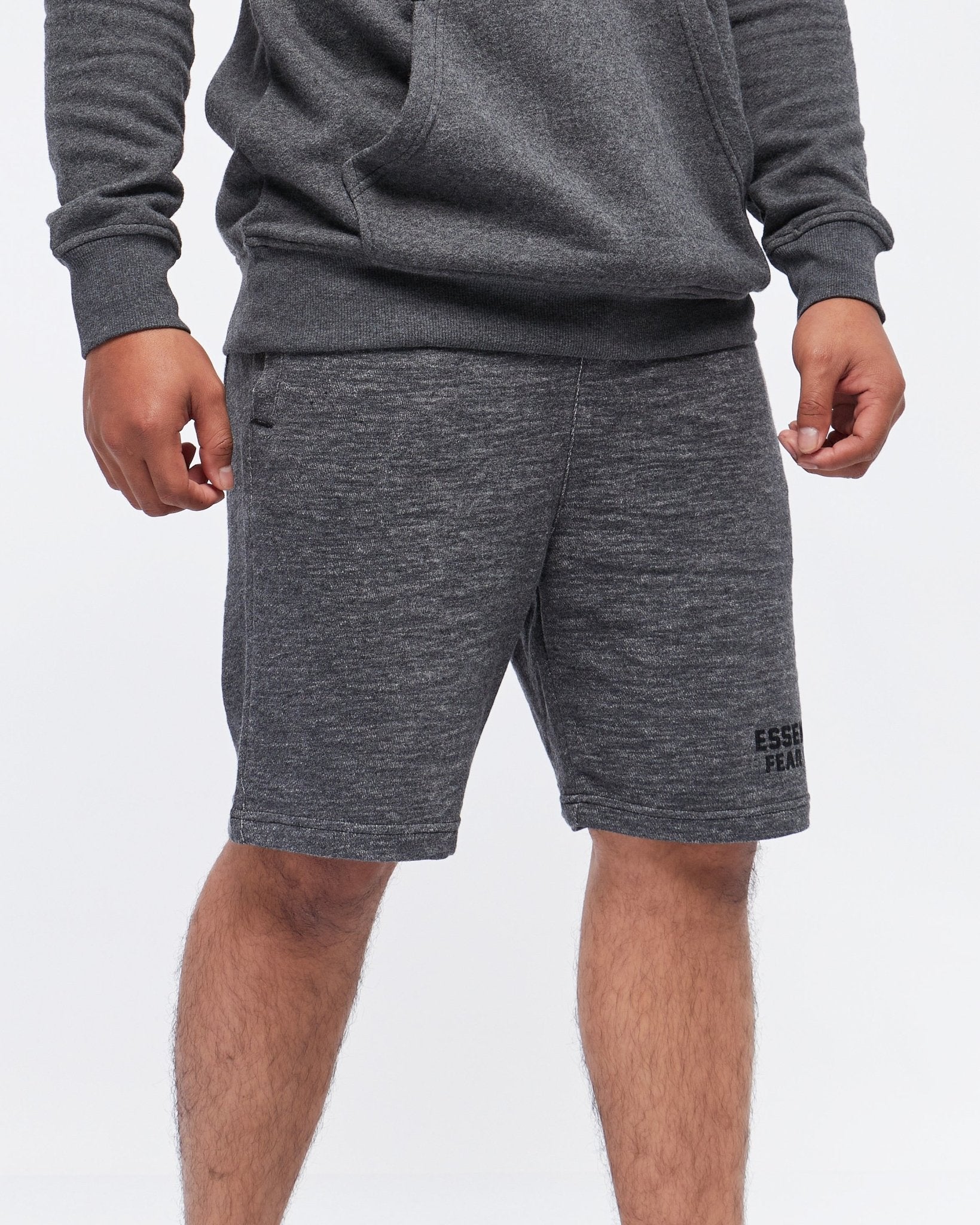 MOI OUTFIT-Essentials Men Short 15.90