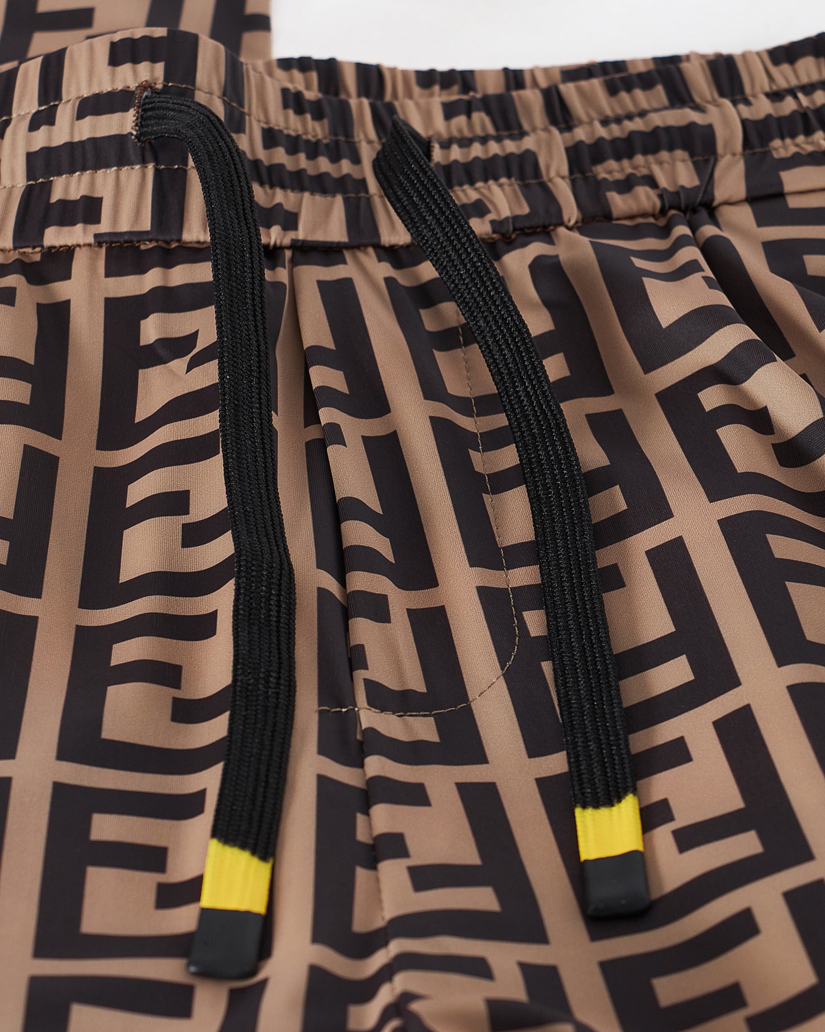 MOI OUTFIT-FF Monogram Men Joggers 68.90