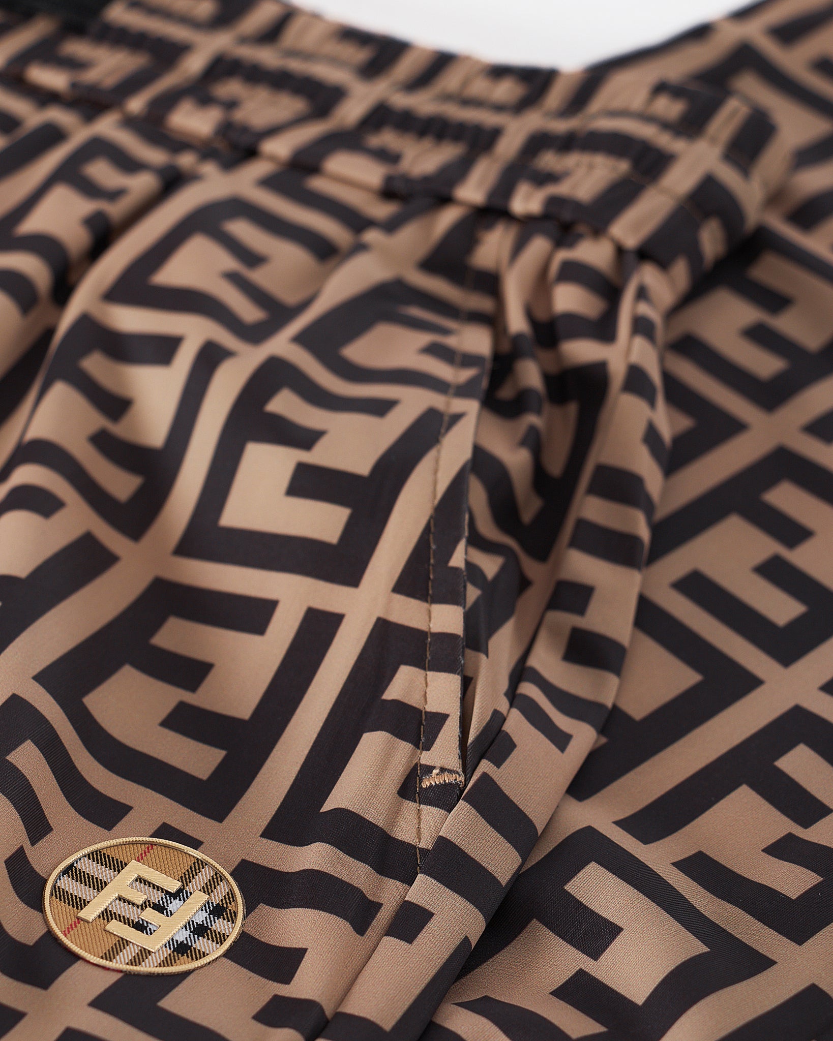 MOI OUTFIT-FF Monogram Men Joggers 68.90
