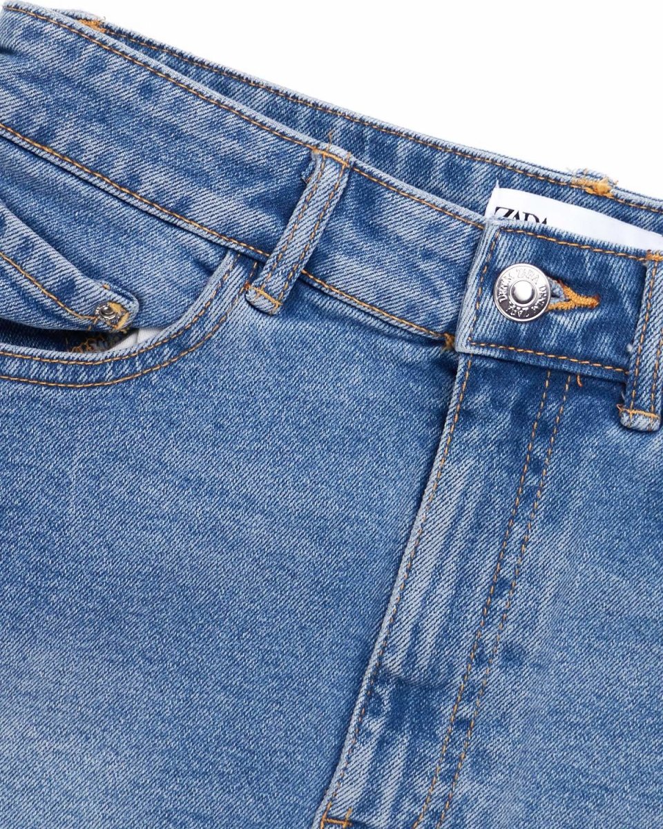 MOI OUTFIT-Frayed Trim Lady Short Jean 11.90