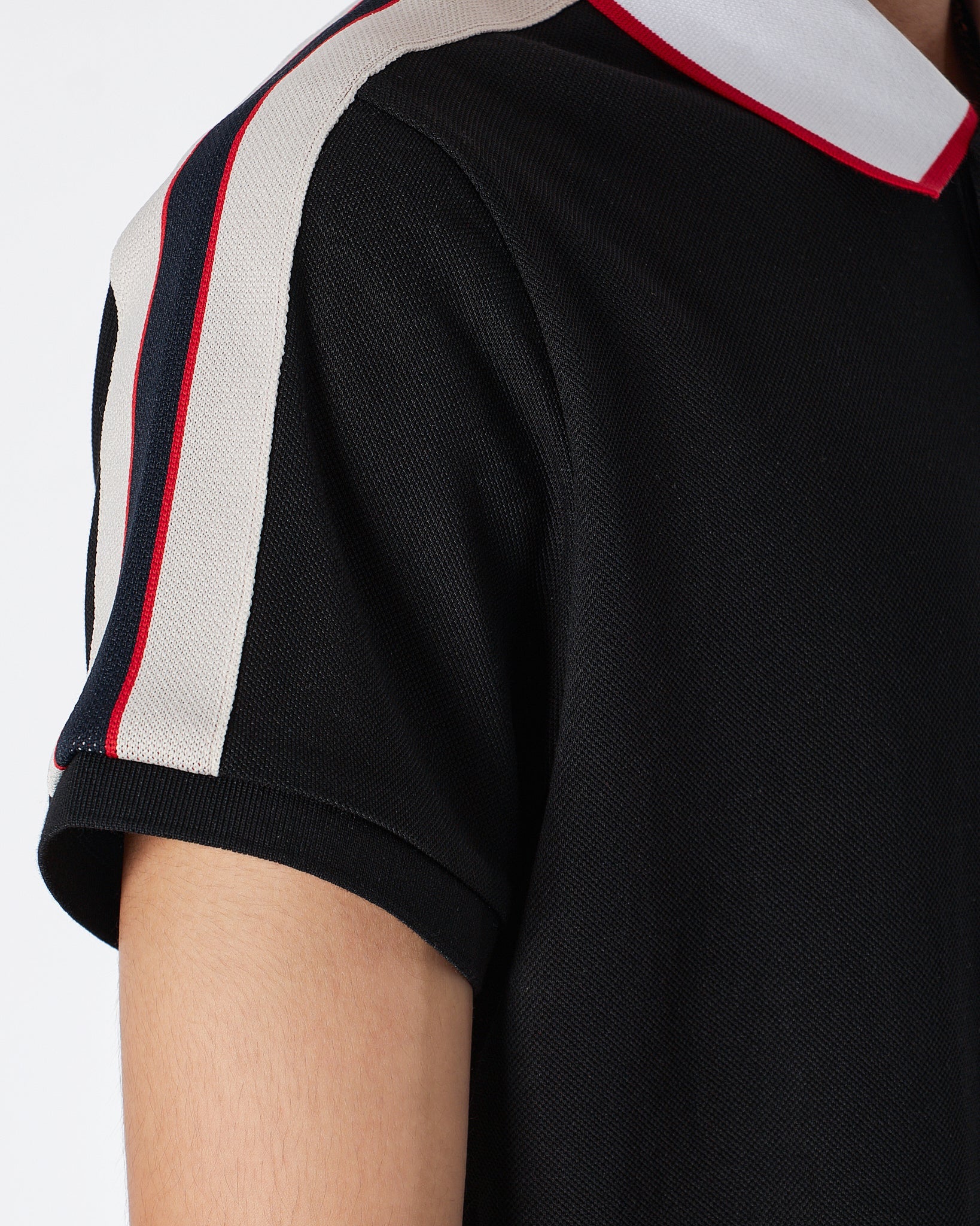 MOI OUTFIT-GG Striped Sleeve Men Polo Shirt 54.90