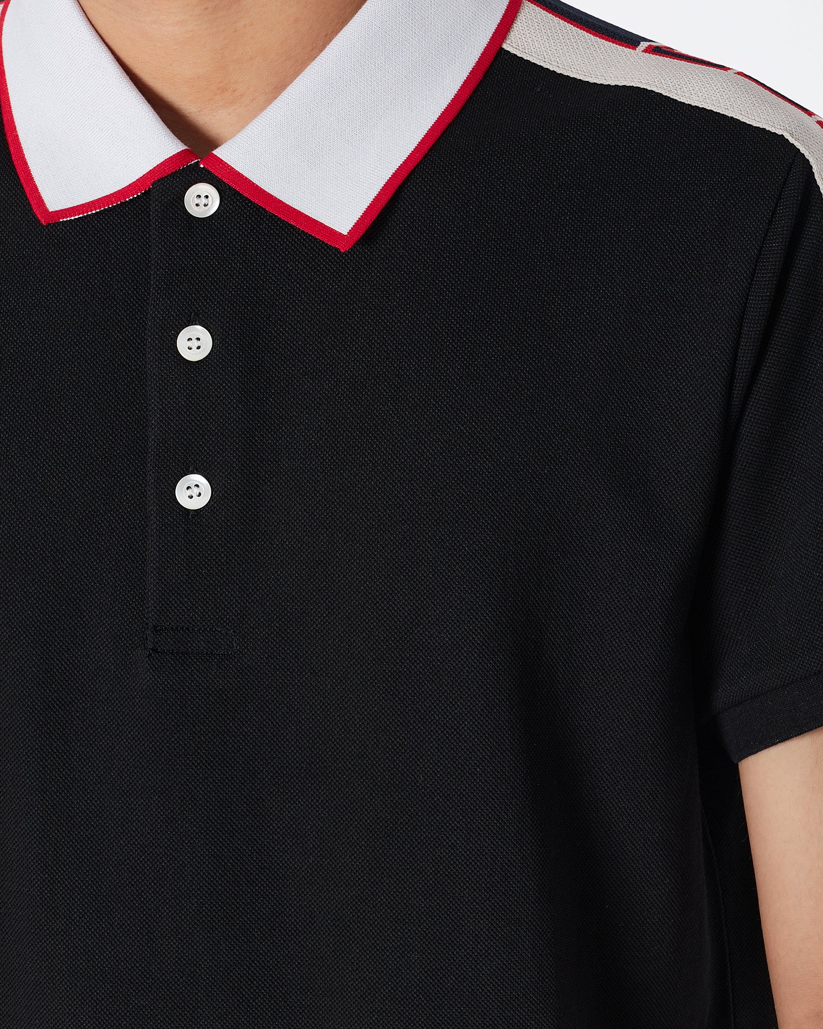 MOI OUTFIT-GG Striped Sleeve Men Polo Shirt 54.90