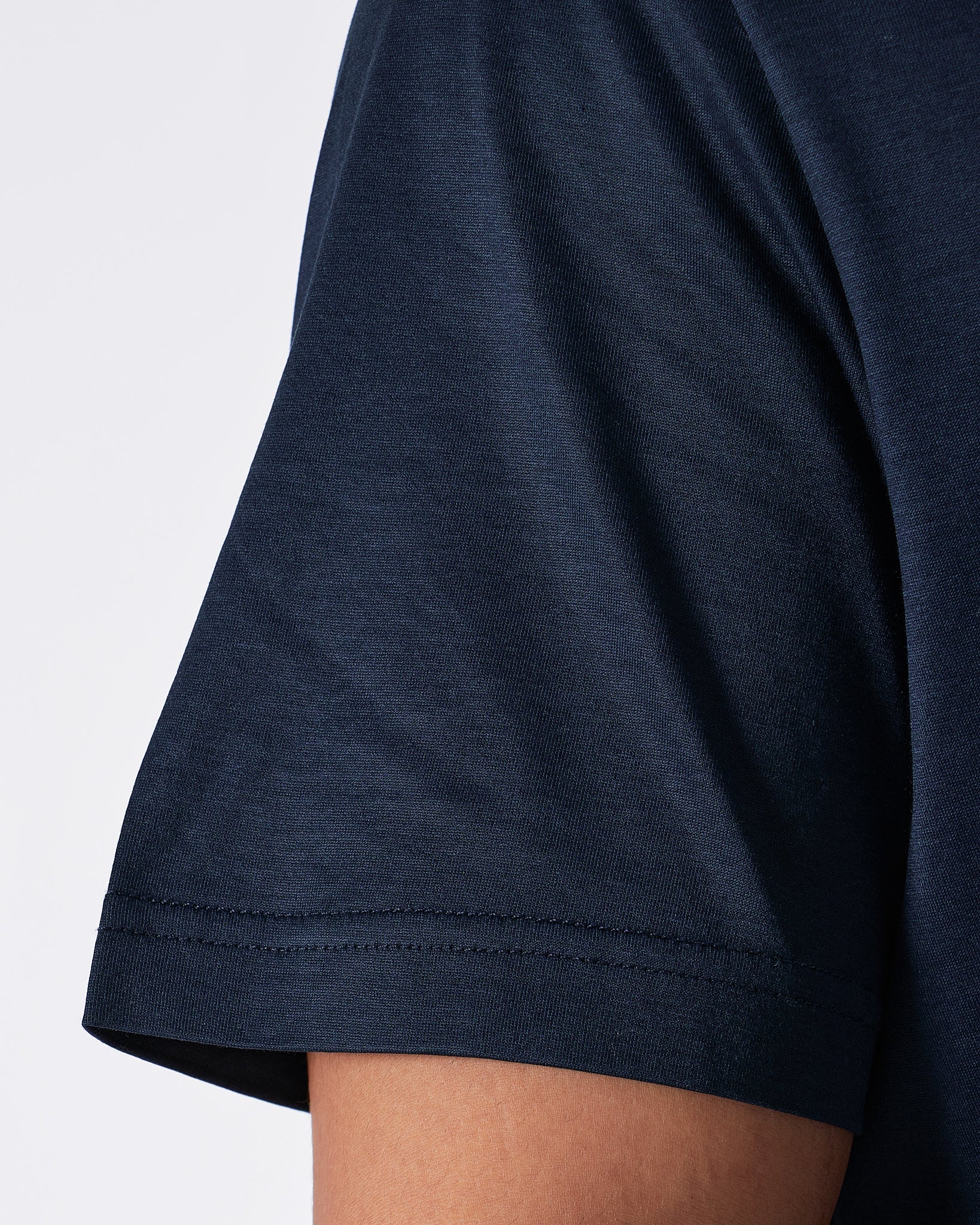MOI OUTFIT-HER Men Black T-Shirt 64.90