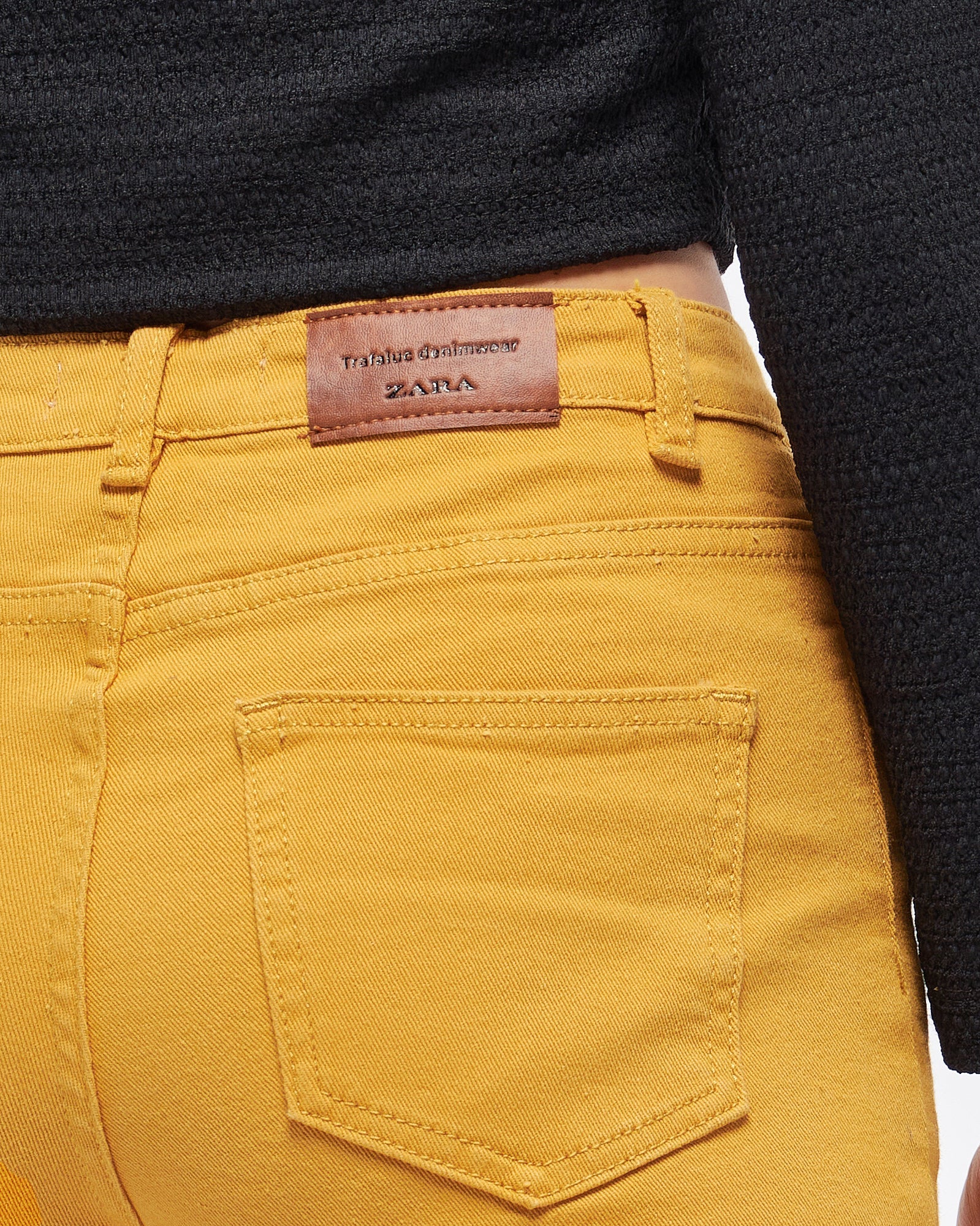 MOI OUTFIT-High Waist Candy Color Lady Short Jeans 13.90