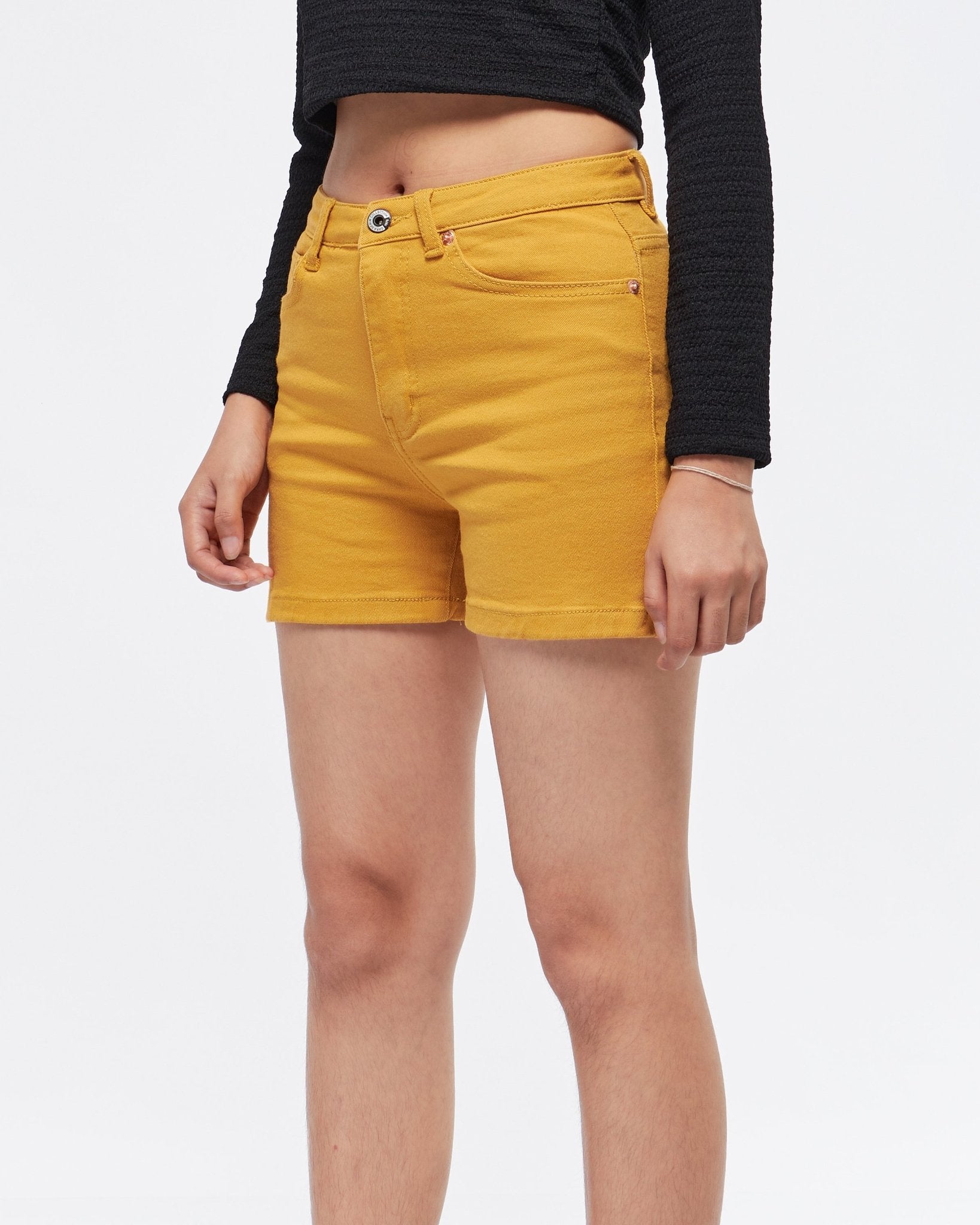MOI OUTFIT-High Waist Candy Color Lady Short Jeans 13.90