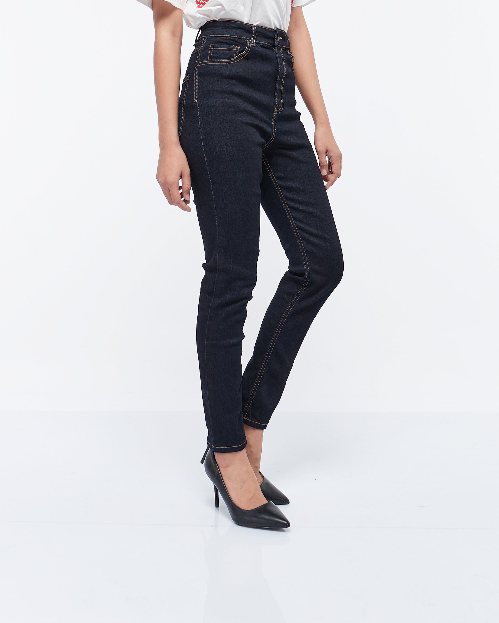 MOI OUTFIT-High Waist Slim Fit Lady Jeans 17.90