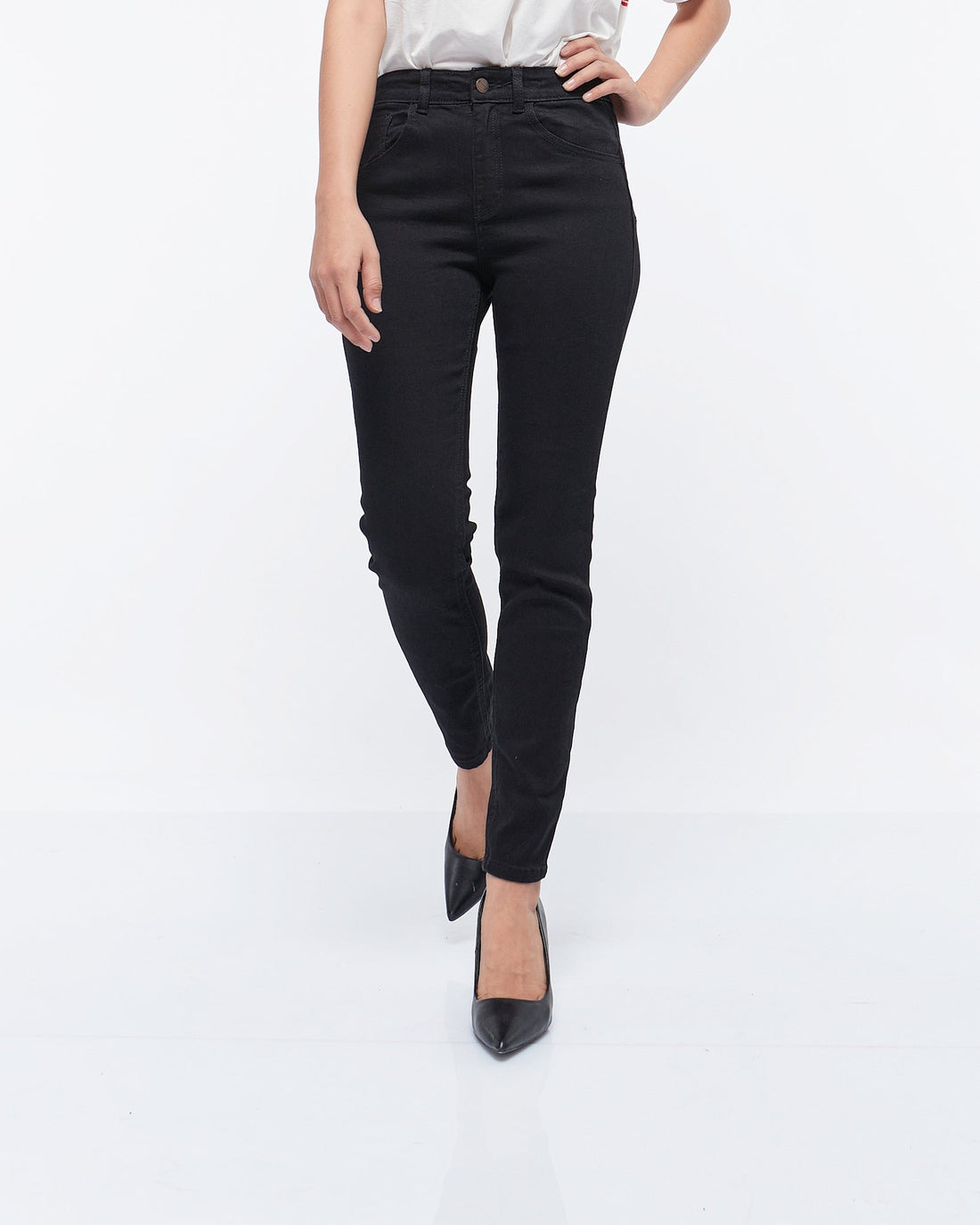 MOI OUTFIT-High Waist Slim Fit Lady Jeans 17.90