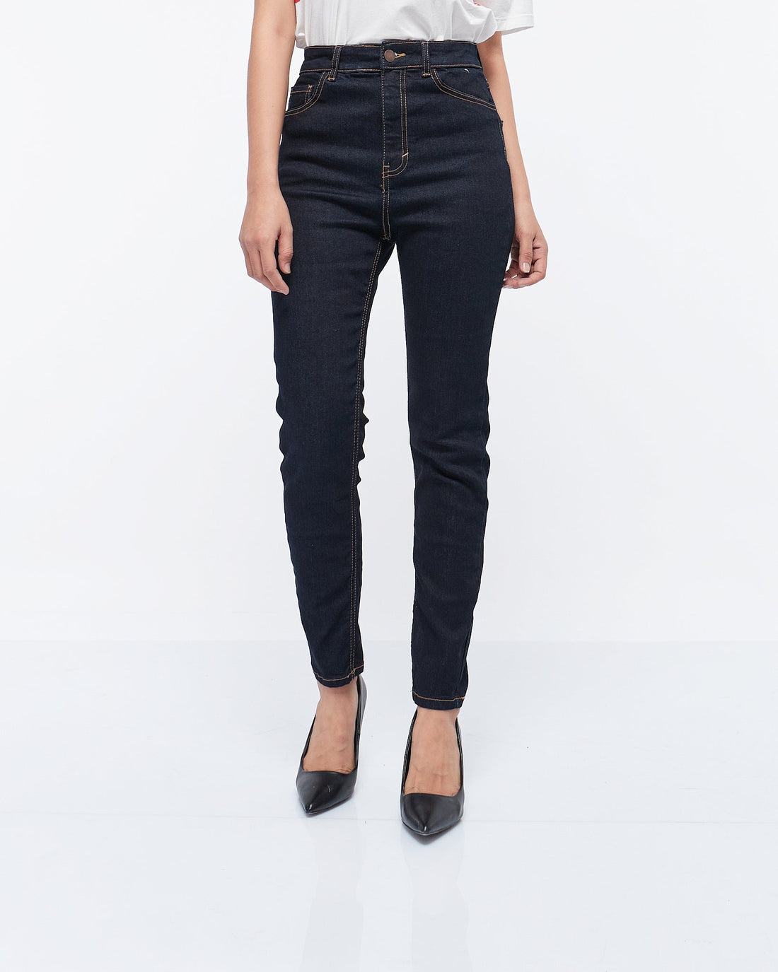 MOI OUTFIT-High Waist Slim Fit Lady Jeans 17.90