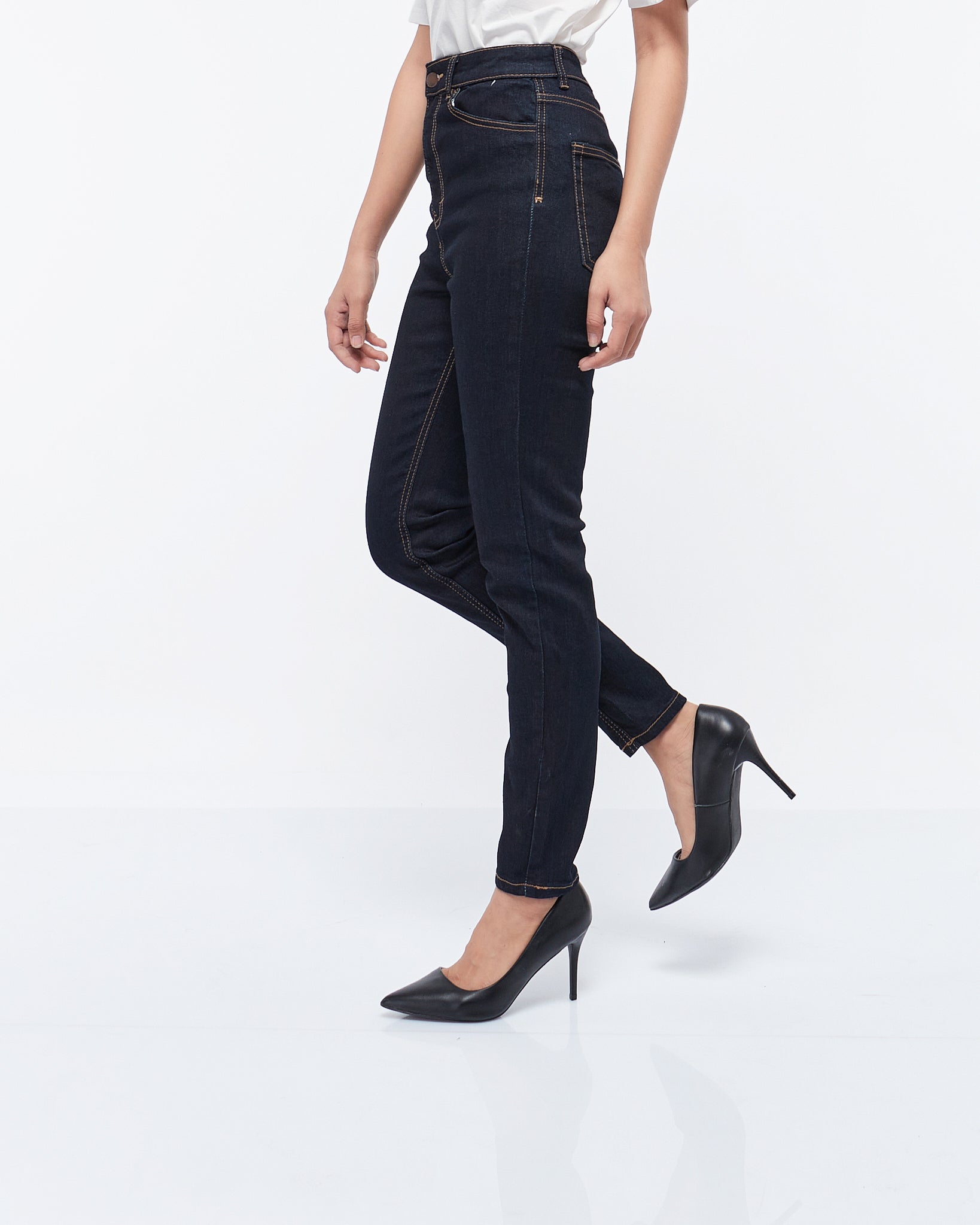 MOI OUTFIT-High Waist Slim Fit Lady Jeans 17.90