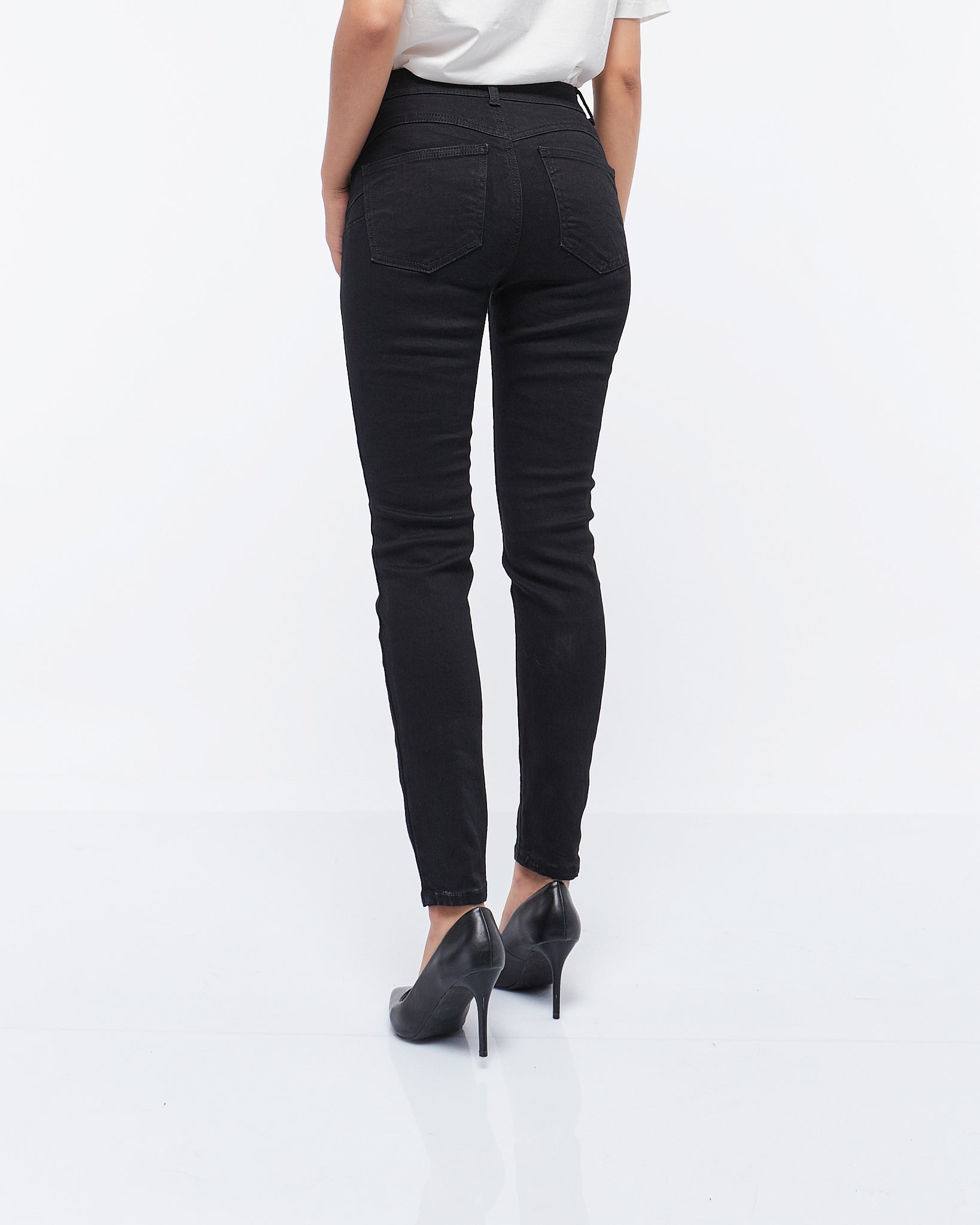 MOI OUTFIT-High Waist Slim Fit Lady Jeans 17.90
