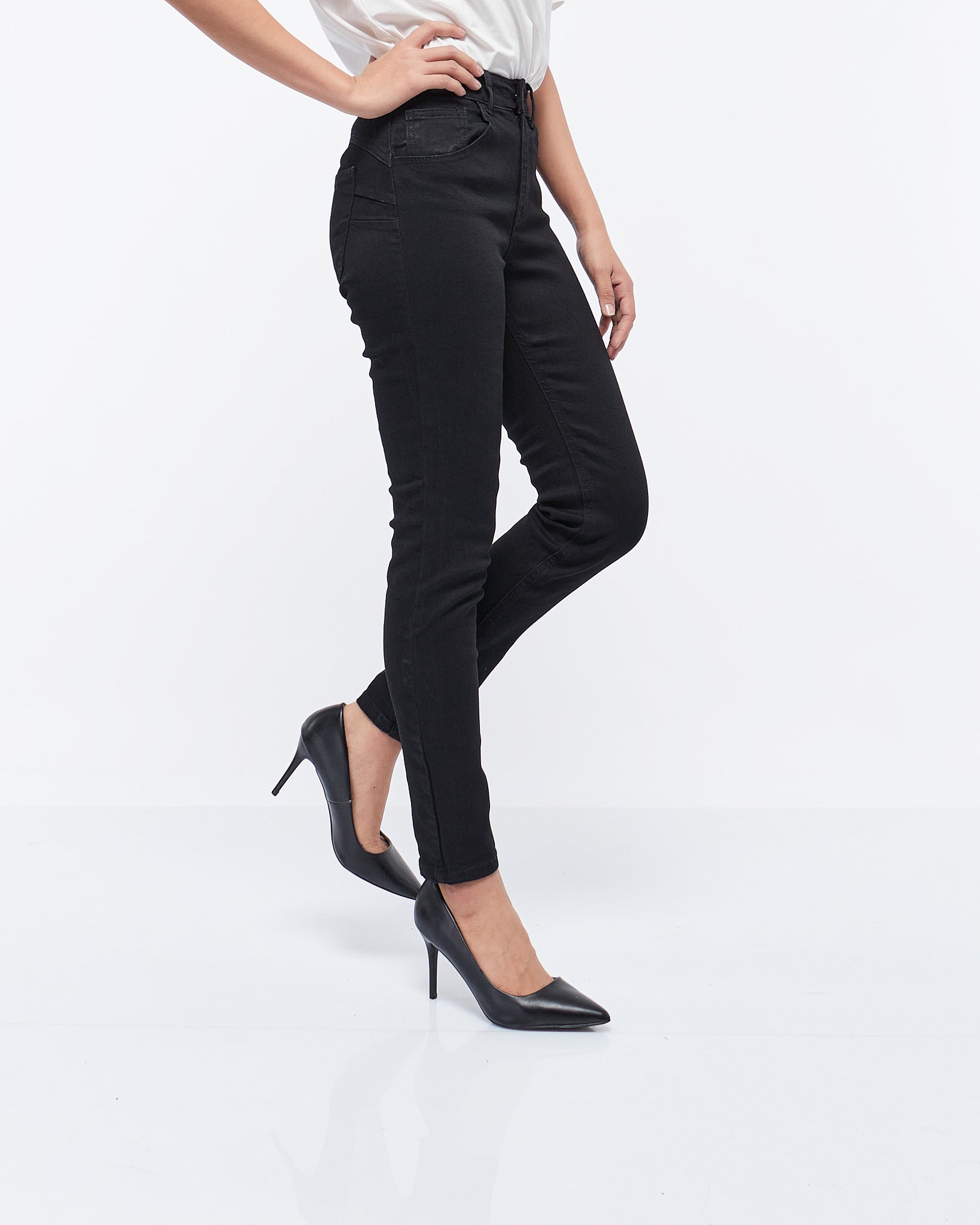 MOI OUTFIT-High Waist Slim Fit Lady Jeans 17.90