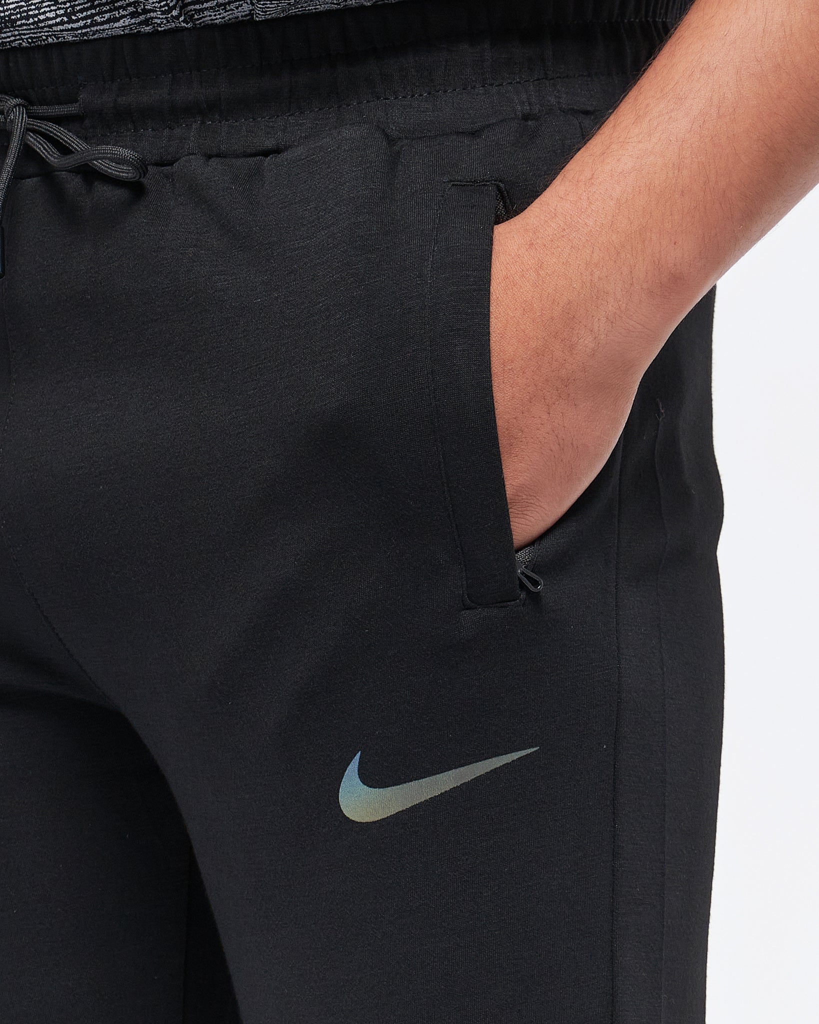 MOI OUTFIT-Hologram Logo Printed Men Joggers 15.90