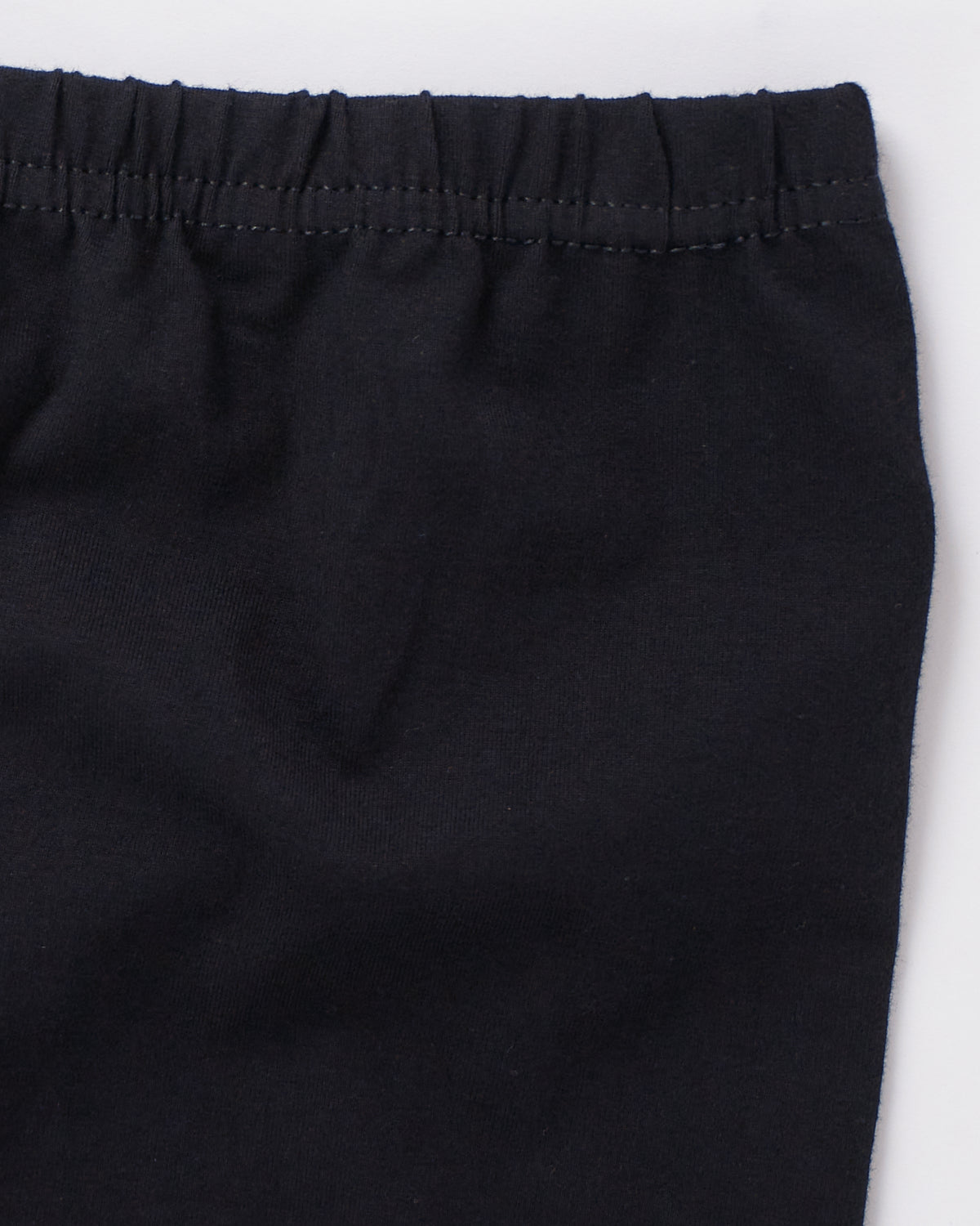 MOI OUTFIT-Lady Knee Length Short 9.90