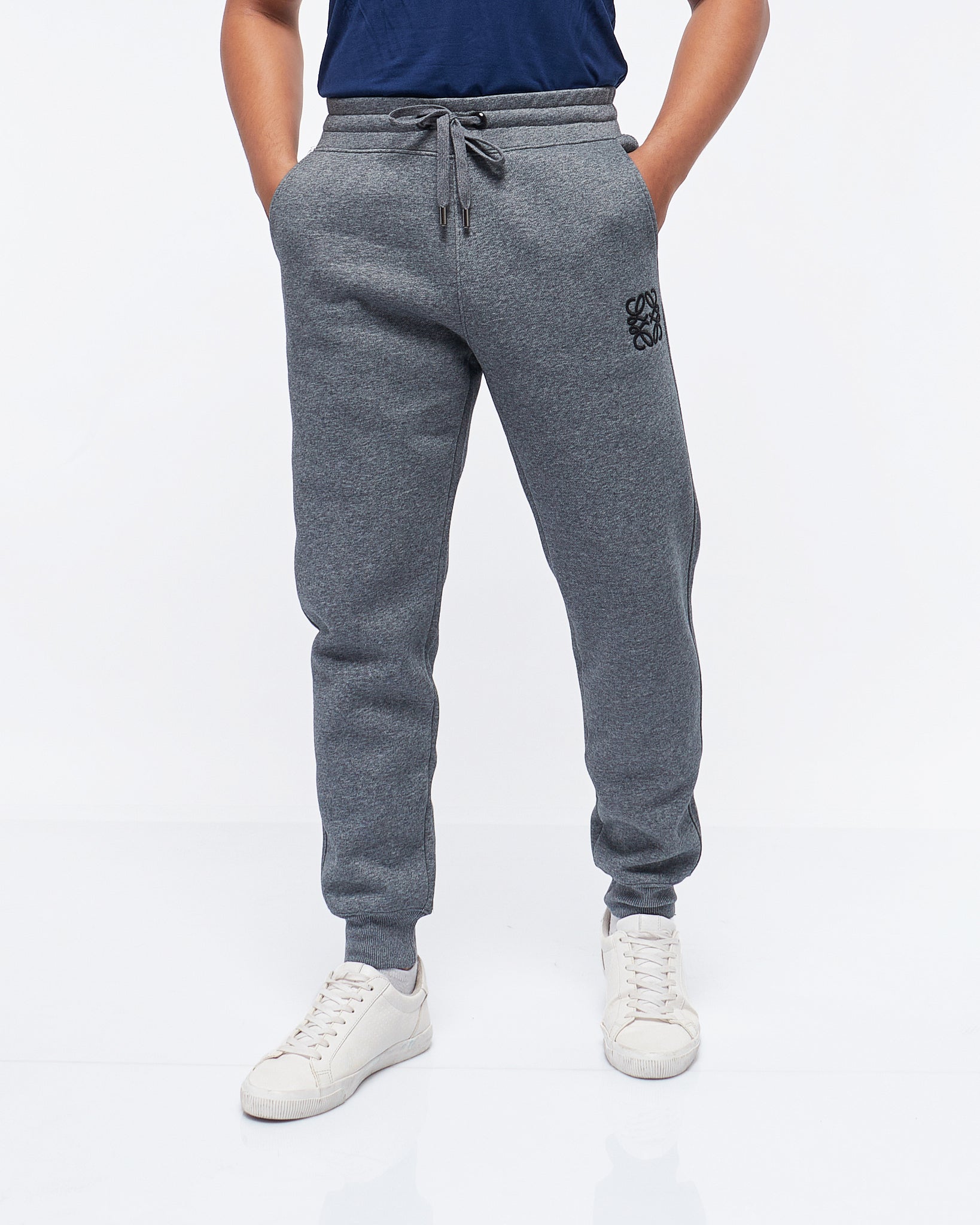 MOI OUTFIT-Loewe Logo Embroidered Men Jogger 38.90