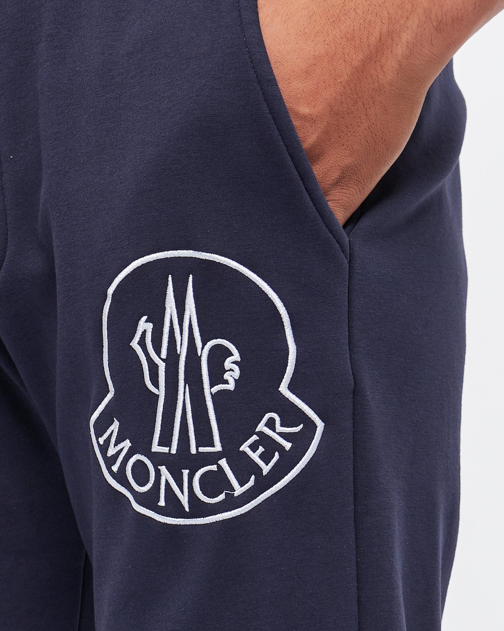 MOI OUTFIT-Logo Embroidered Men Jogger 28.90
