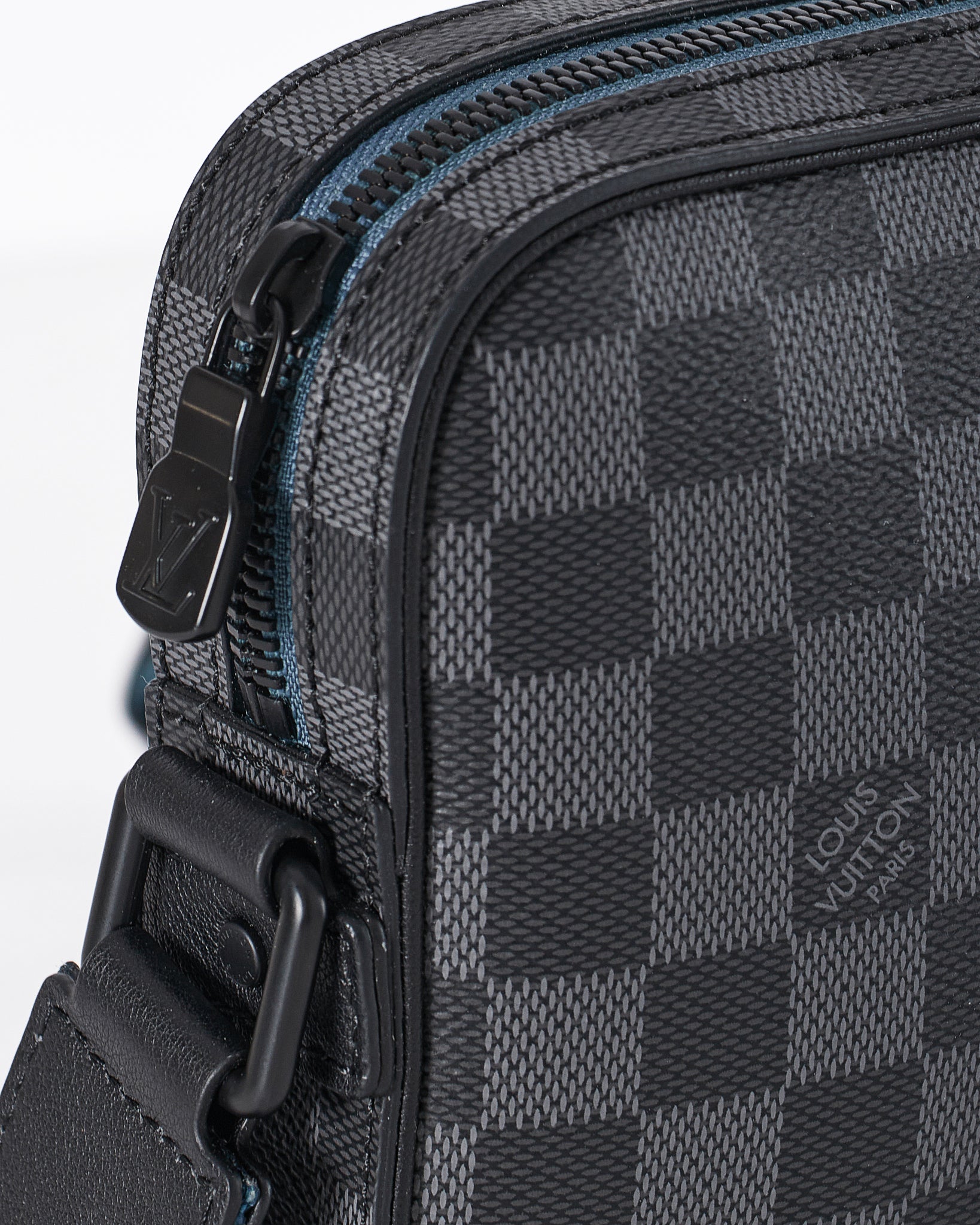 MOI OUTFIT-LV Monogram Bag 195