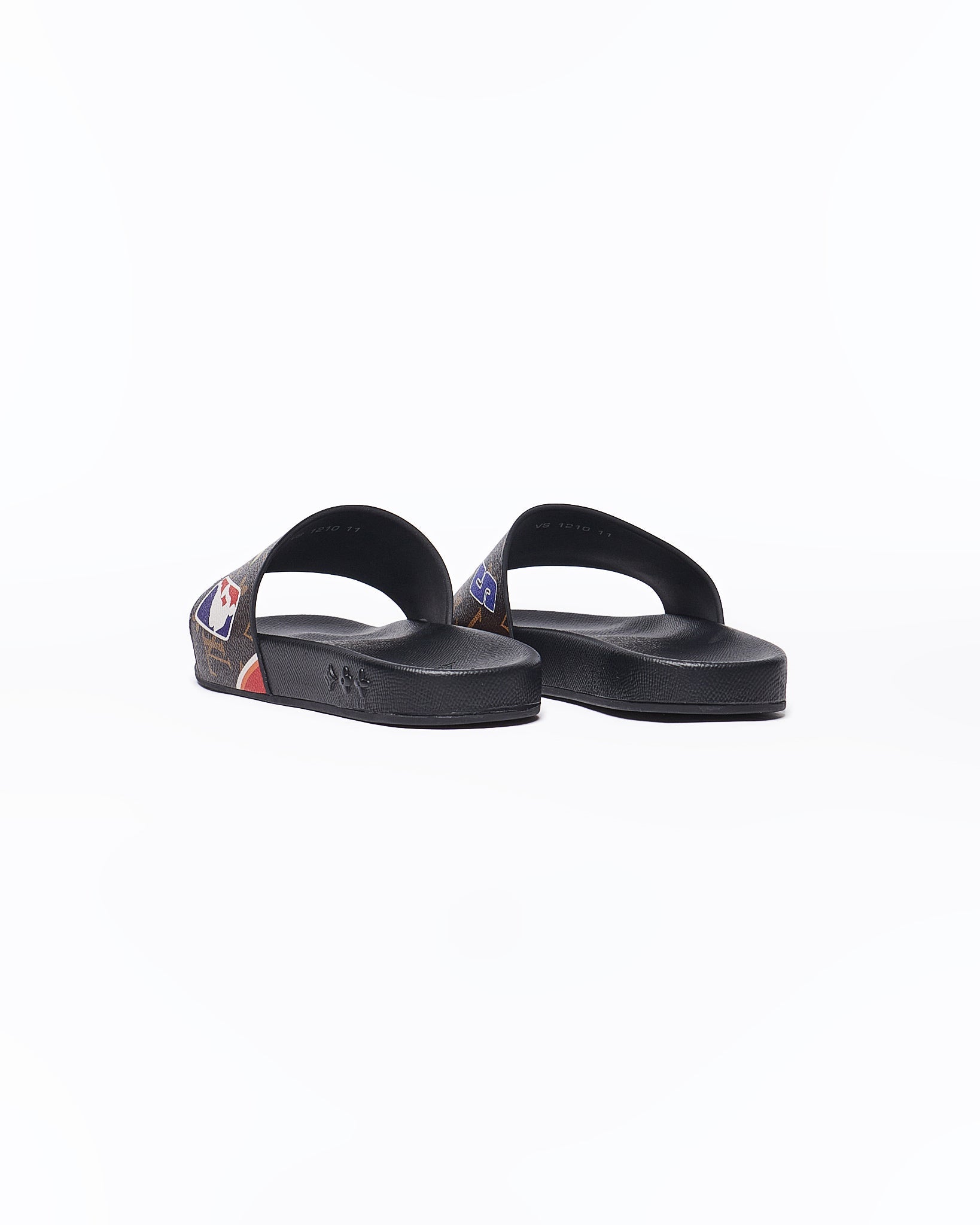 MOI OUTFIT-LV NBA Monogram Men Brown Slide 44.90