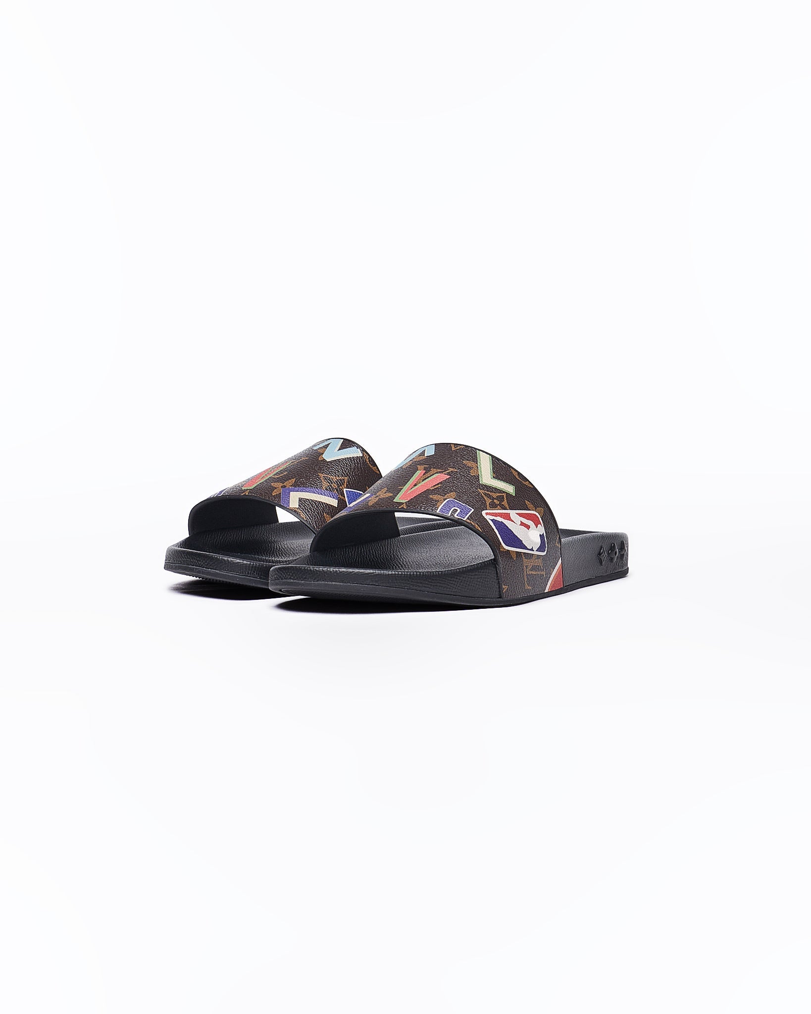 MOI OUTFIT-LV NBA Monogram Men Brown Slide 44.90