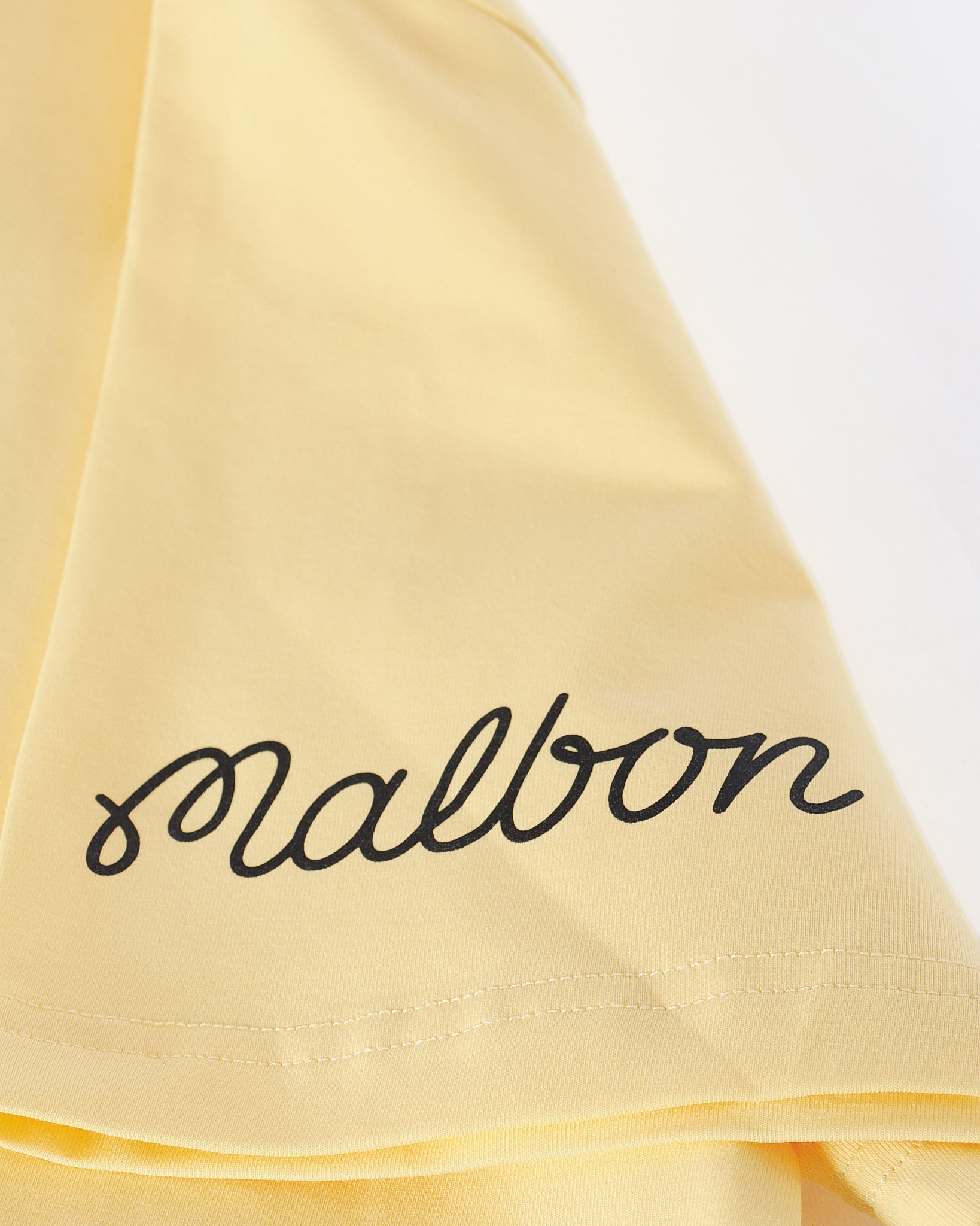 MOI OUTFIT-Malbon Cartoon Men Yellow T-Shirt 16.90