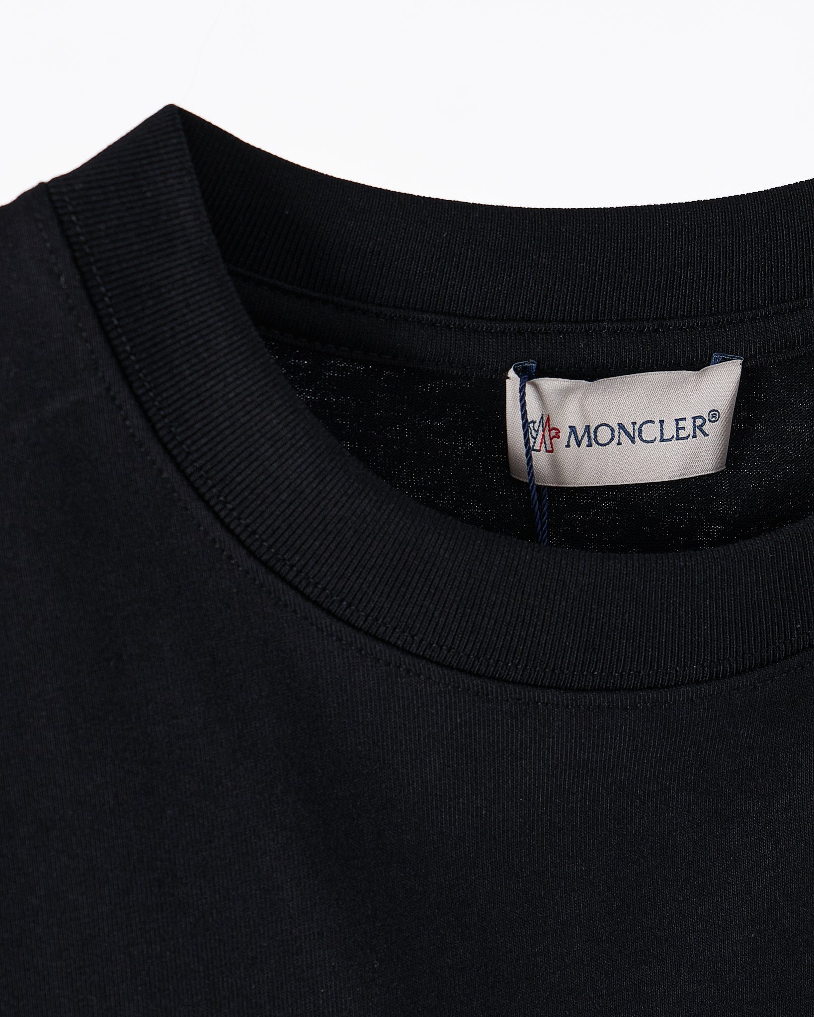 MOI OUTFIT-MC Logo Embroidered Men T-Shirt 60.90