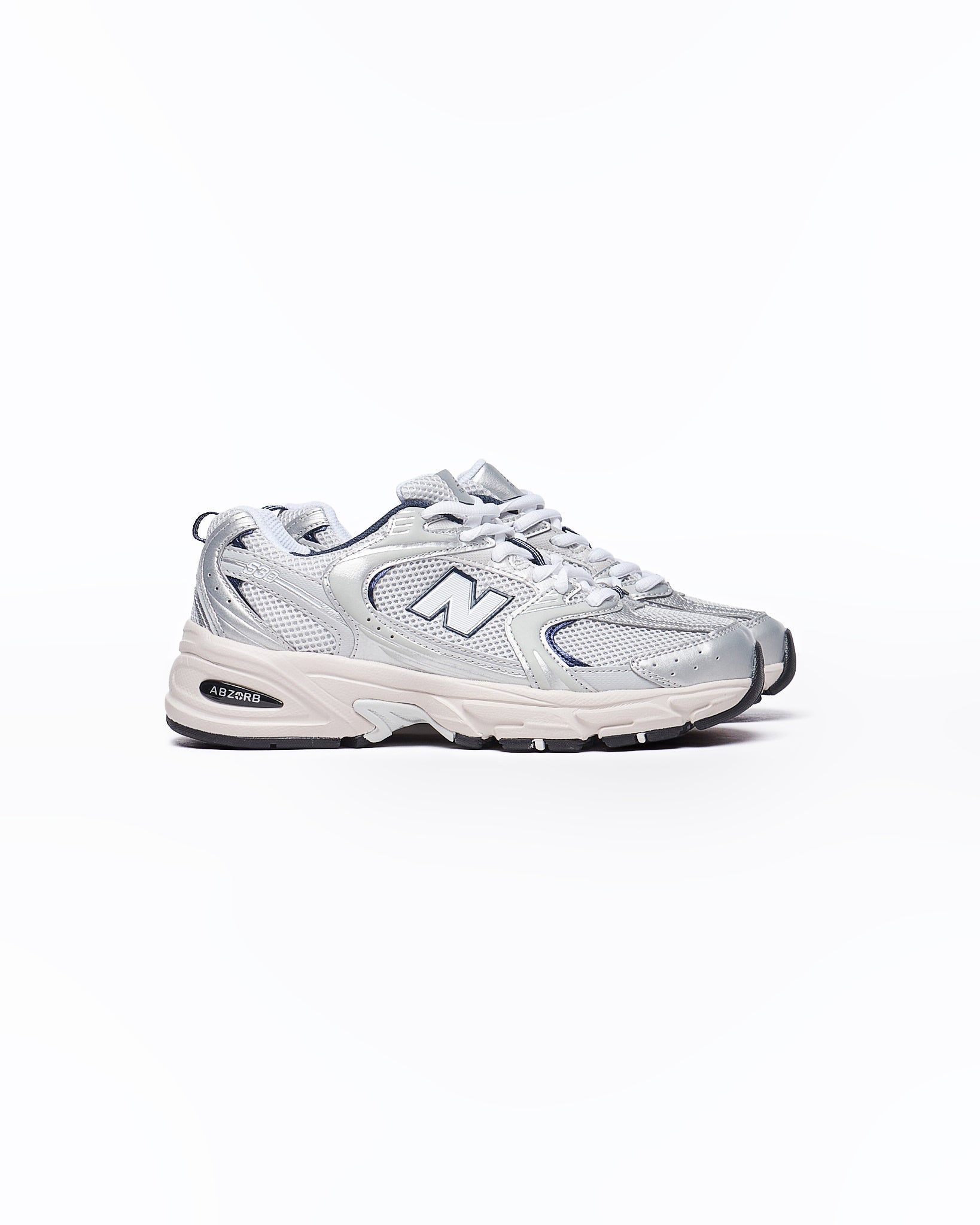 MOI OUTFIT-NB 530 Cream Runners Shoes 69.90