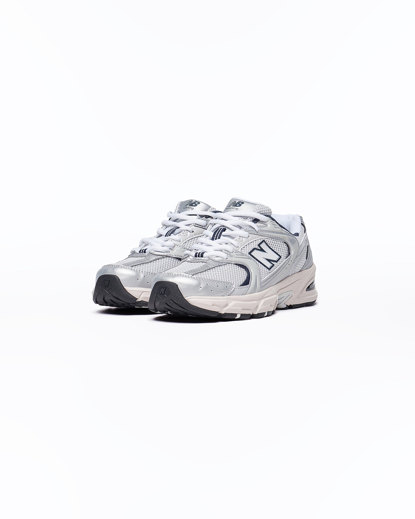 MOI OUTFIT-NB 530 Cream Runners Shoes 69.90