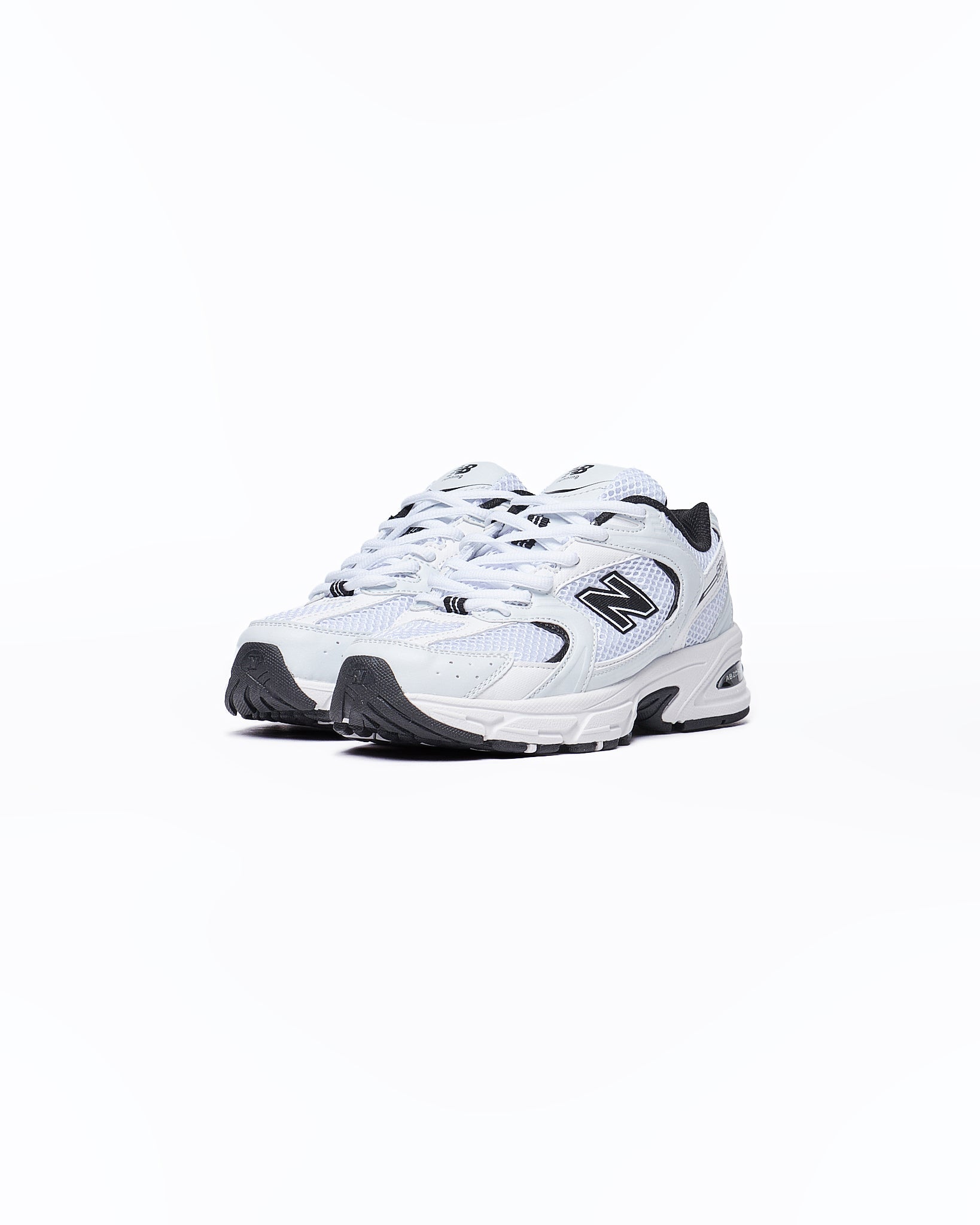 MOI OUTFIT-NB 530 White Black Runners Shoes 69.90
