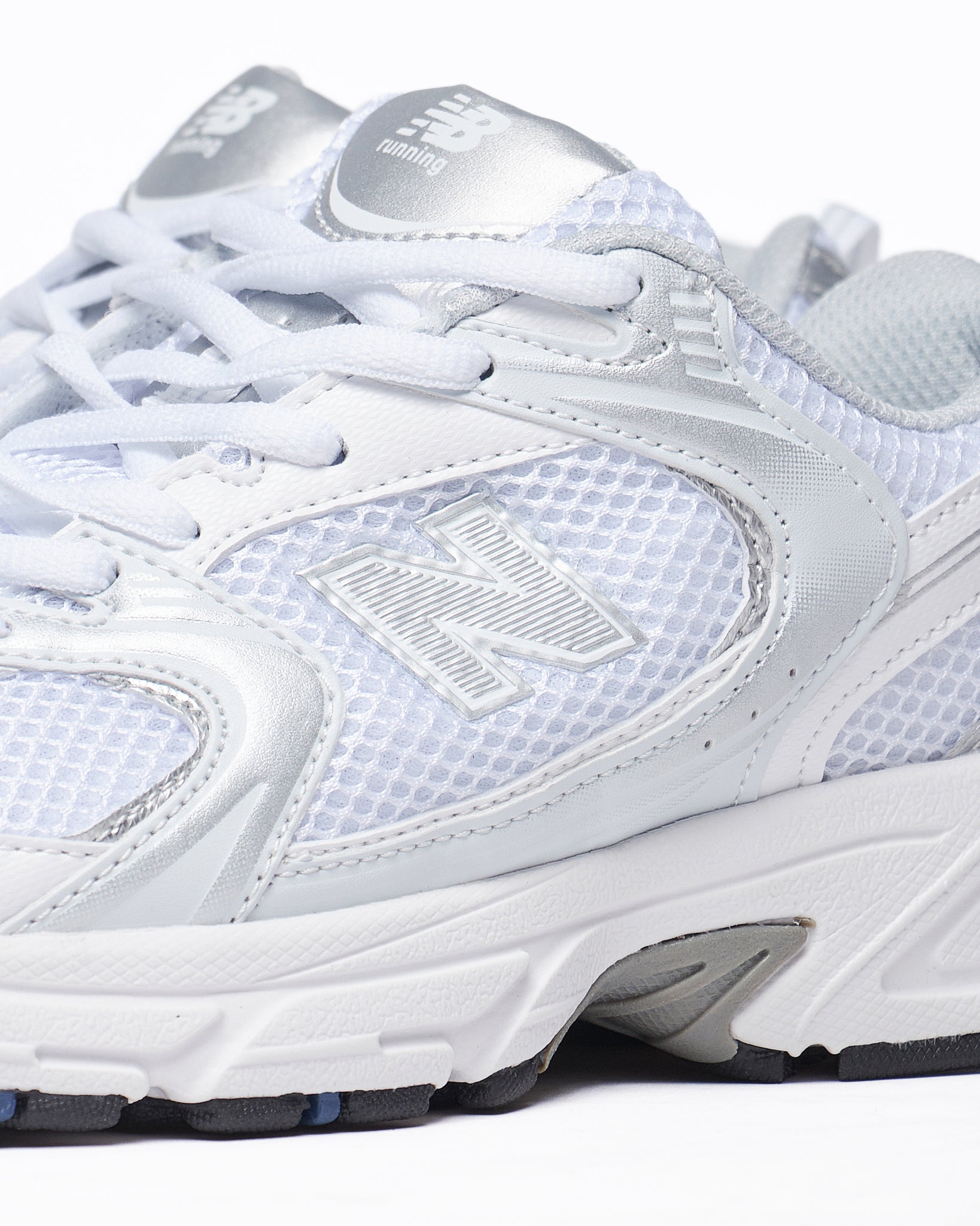 MOI OUTFIT-NB 530 White Runners Shoes 69.90