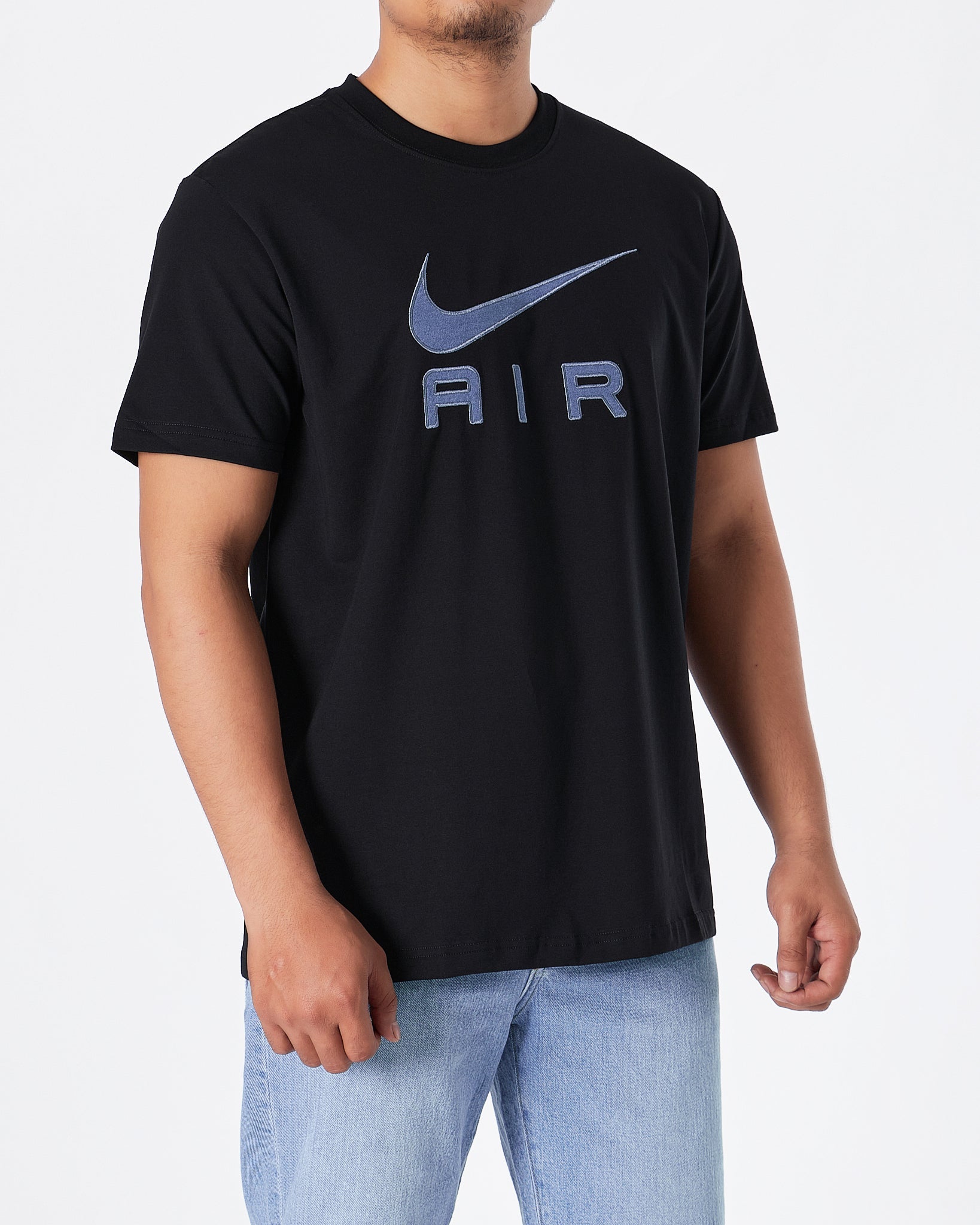 MOI OUTFIT-NIK Air Embroidered Men Black T-Shirt 16.90