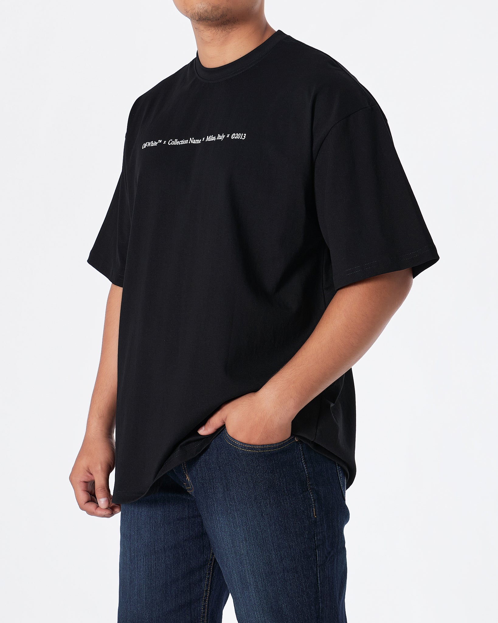 MOI OUTFIT-OW Back Cross Arrow Men Black T-Shirt 19.90