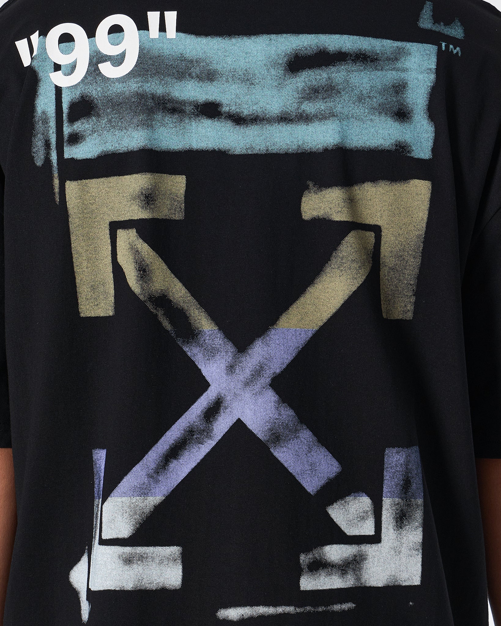 MOI OUTFIT-OW Back Cross Arrow Men Black T-Shirt 19.90