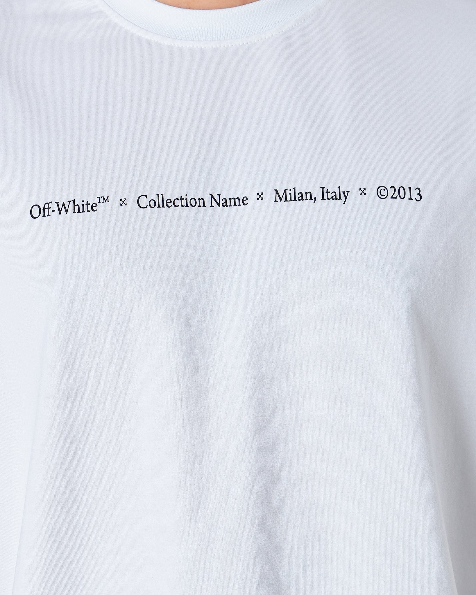 MOI OUTFIT-OW Back Cross Arrow Men White T-Shirt 19.90