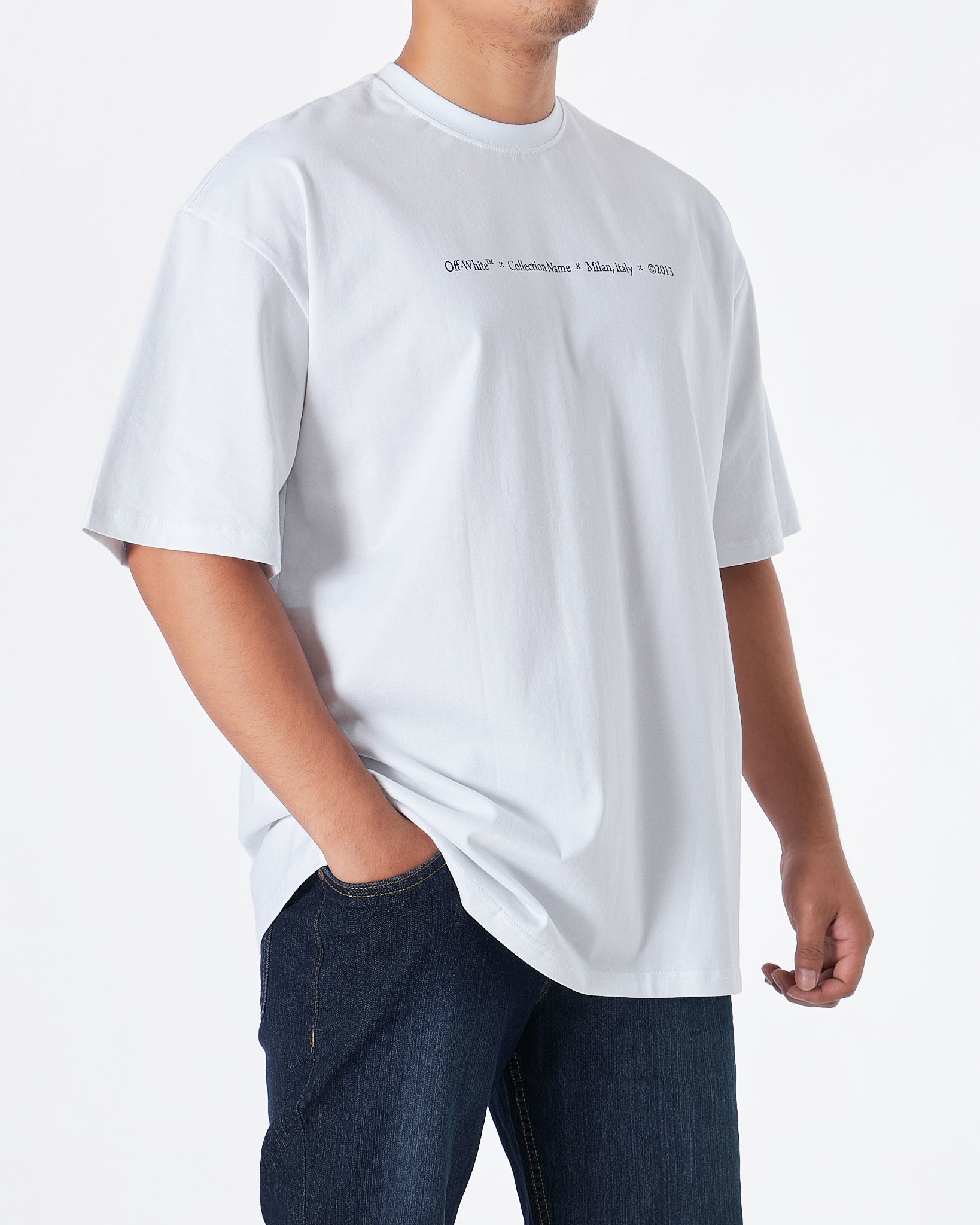 MOI OUTFIT-OW Back Cross Arrow Men White T-Shirt 19.90