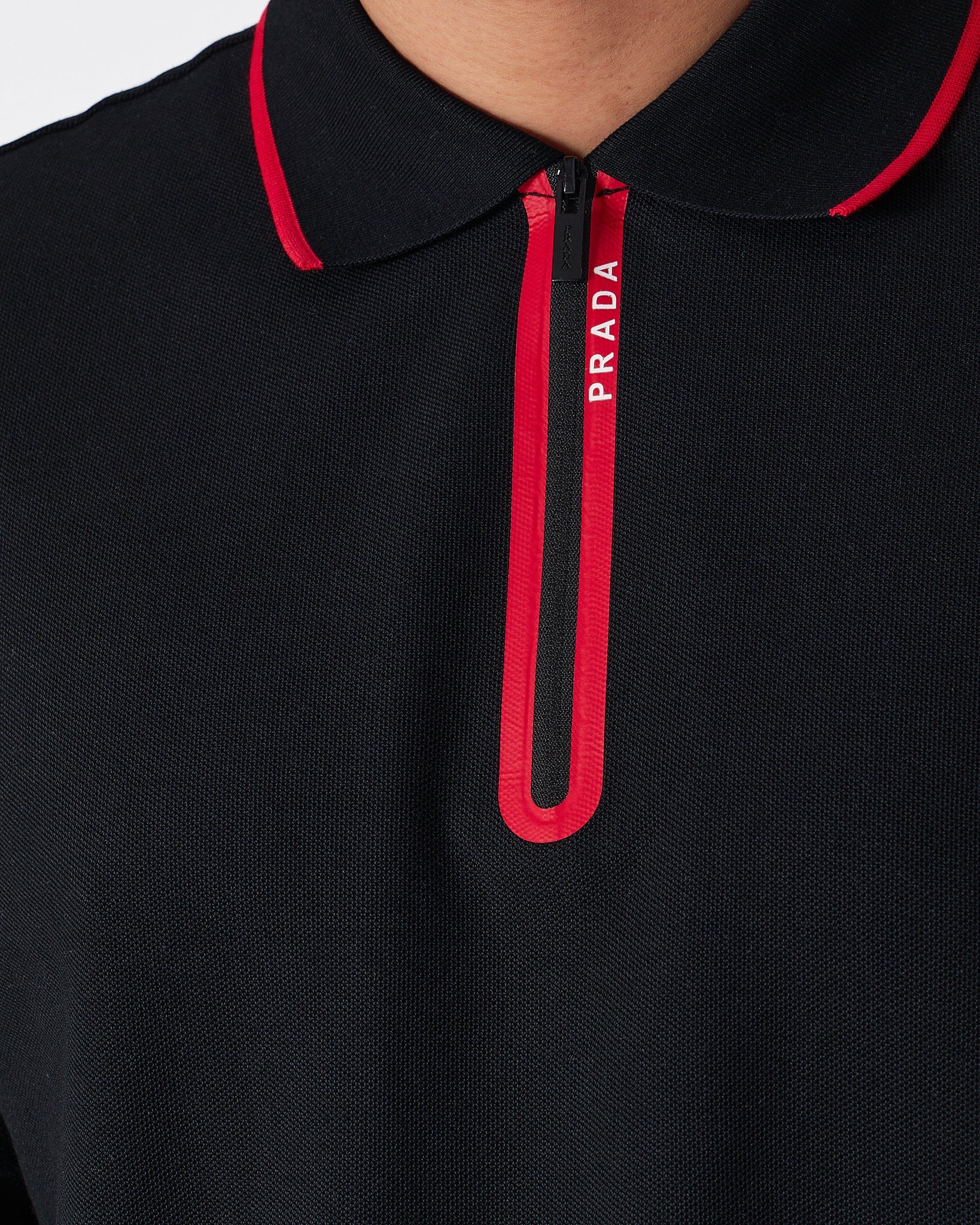 MOI OUTFIT-PRA Zip Collar Men Black Polo Shirt 62.90