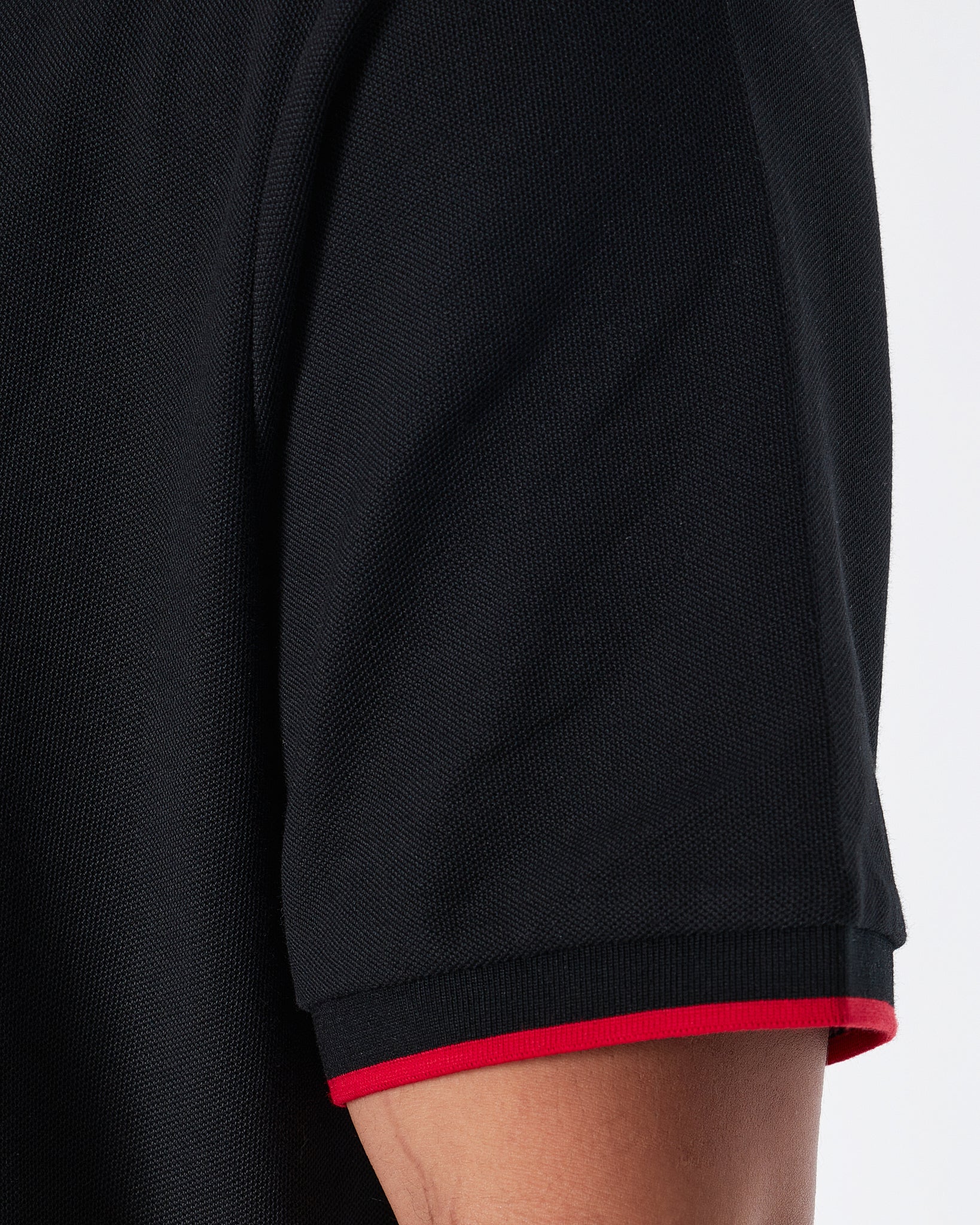 MOI OUTFIT-PRA Zip Collar Men Black Polo Shirt 62.90