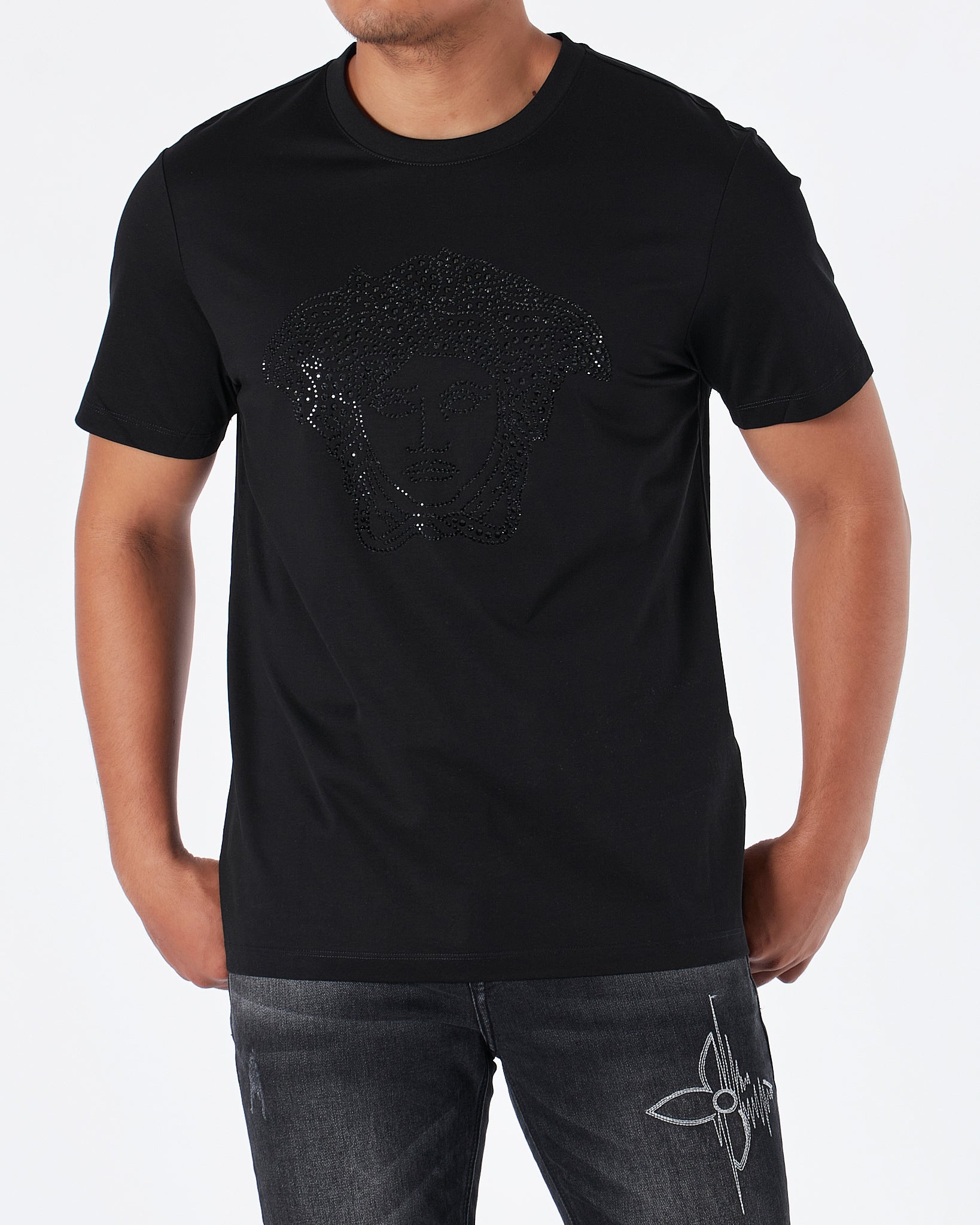 MOI OUTFIT-Rhinestone Medusa Printed Men T-Shirt 54.90