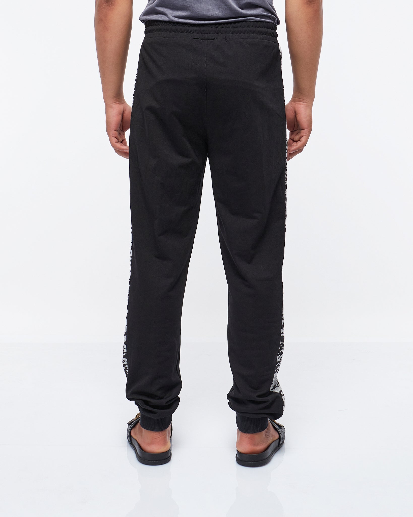 MOI OUTFIT-Side Leopard Stripe Printed Men Jogger 19.90
