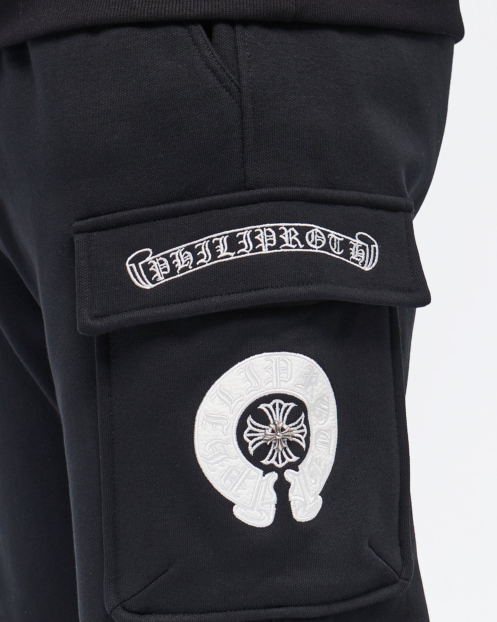 MOI OUTFIT-Side Pocket Logo Embroidered Men Jogger 42.90