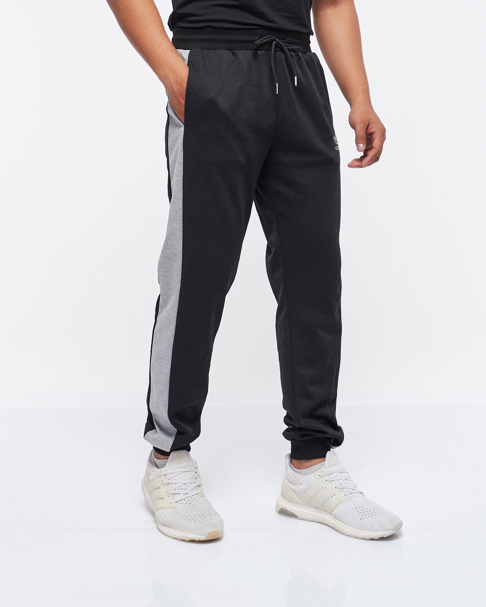 MOI OUTFIT-Side Striped Logo Printed Men Jogger 18.90