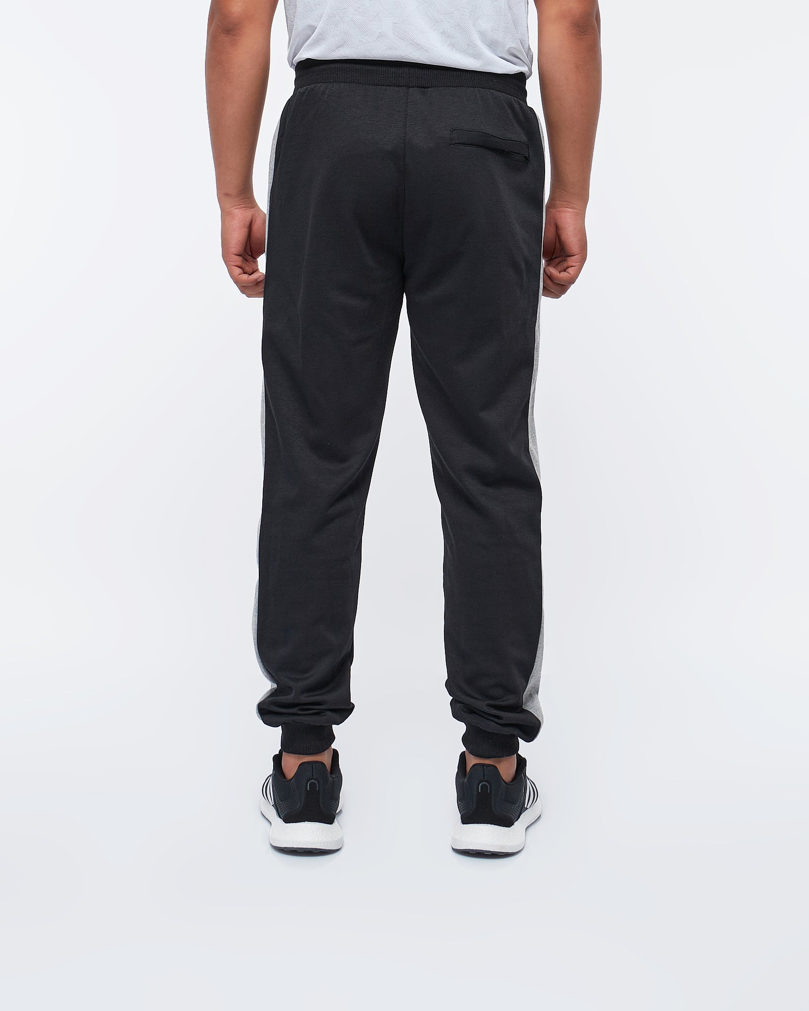 MOI OUTFIT-Side Striped Logo Vertical Men Joggers 18.90