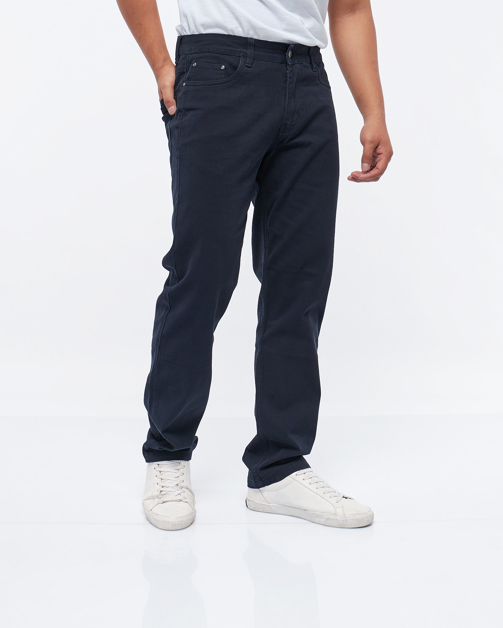 MOI OUTFIT-Soft Stretchy Men Jeans 24.90