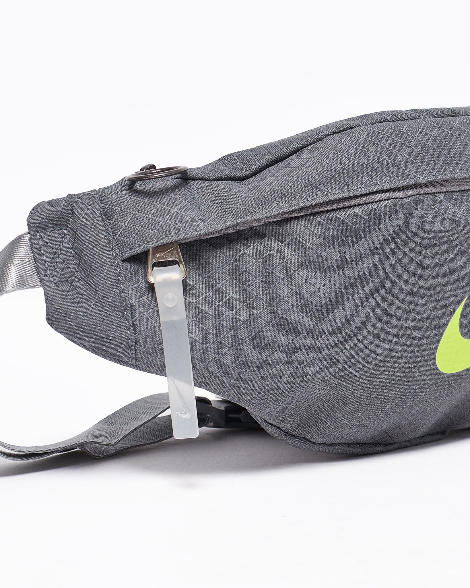 MOI OUTFIT-Swooh Logo Printed Unisex Bumbag 16.90