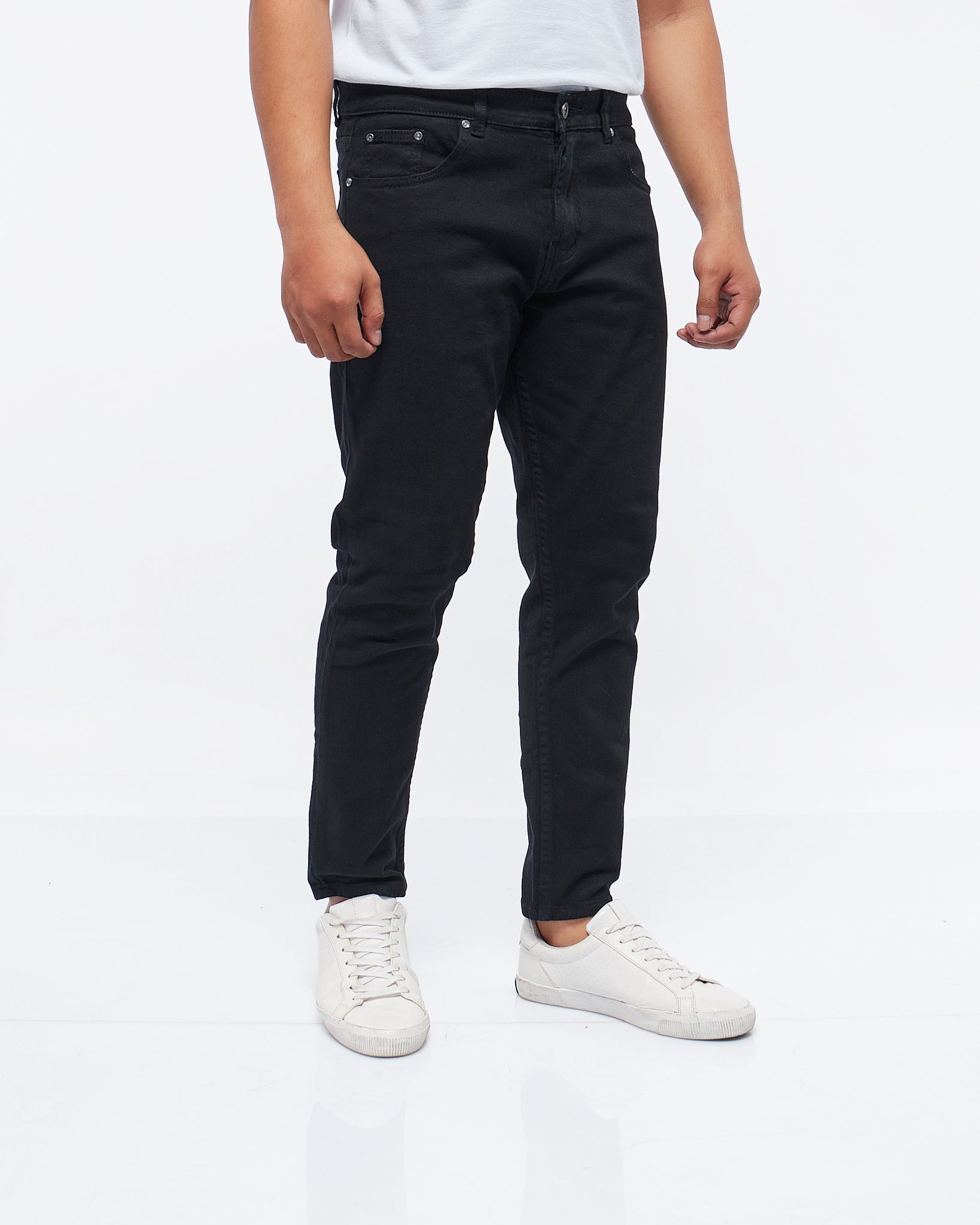 MOI OUTFIT-TB Logo Embroidered Back Pocket Men Jeans 25.90