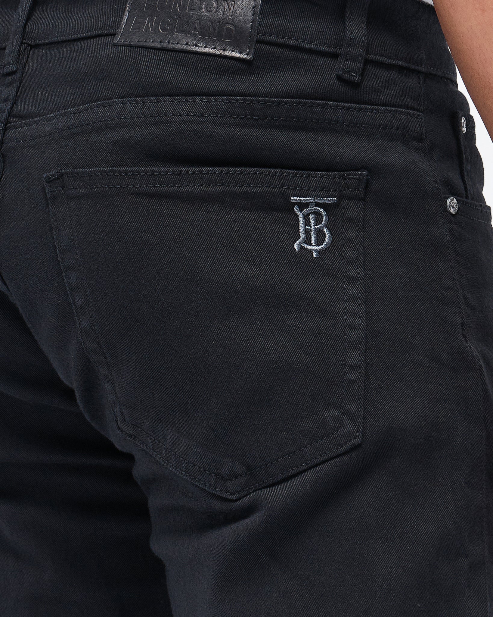 MOI OUTFIT-TB Logo Embroidered Back Pocket Men Jeans 25.90