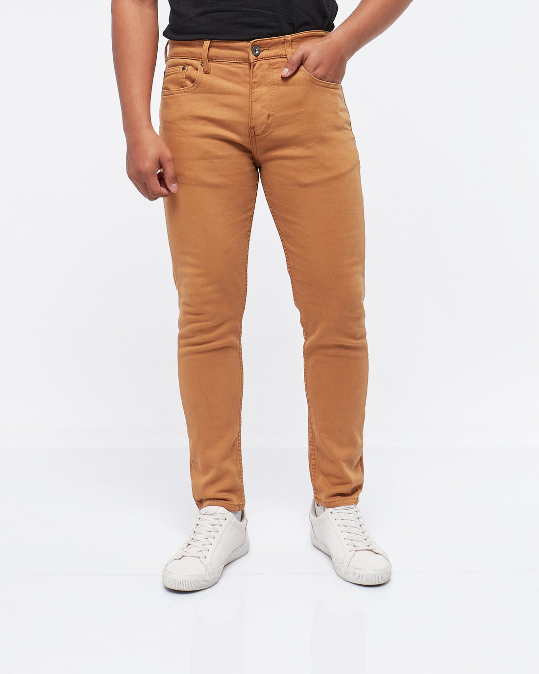 MOI OUTFIT-TB Logo Embroidered Back Pocket Men Jeans 25.90