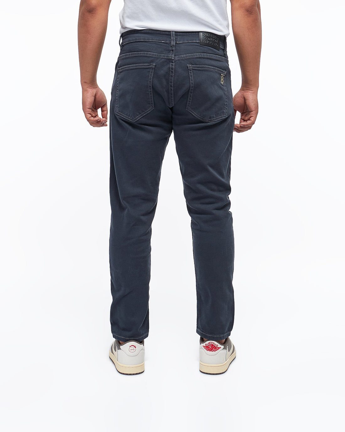 MOI OUTFIT-TB Logo Embroidered Back Pocket Men Jeans 25.90